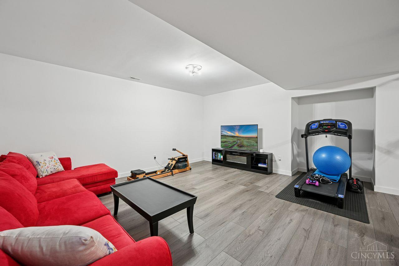 Mason, Ohio, 45040, United States, 5 Bedrooms Bedrooms, ,5 BathroomsBathrooms,Residential,For Sale,1988349