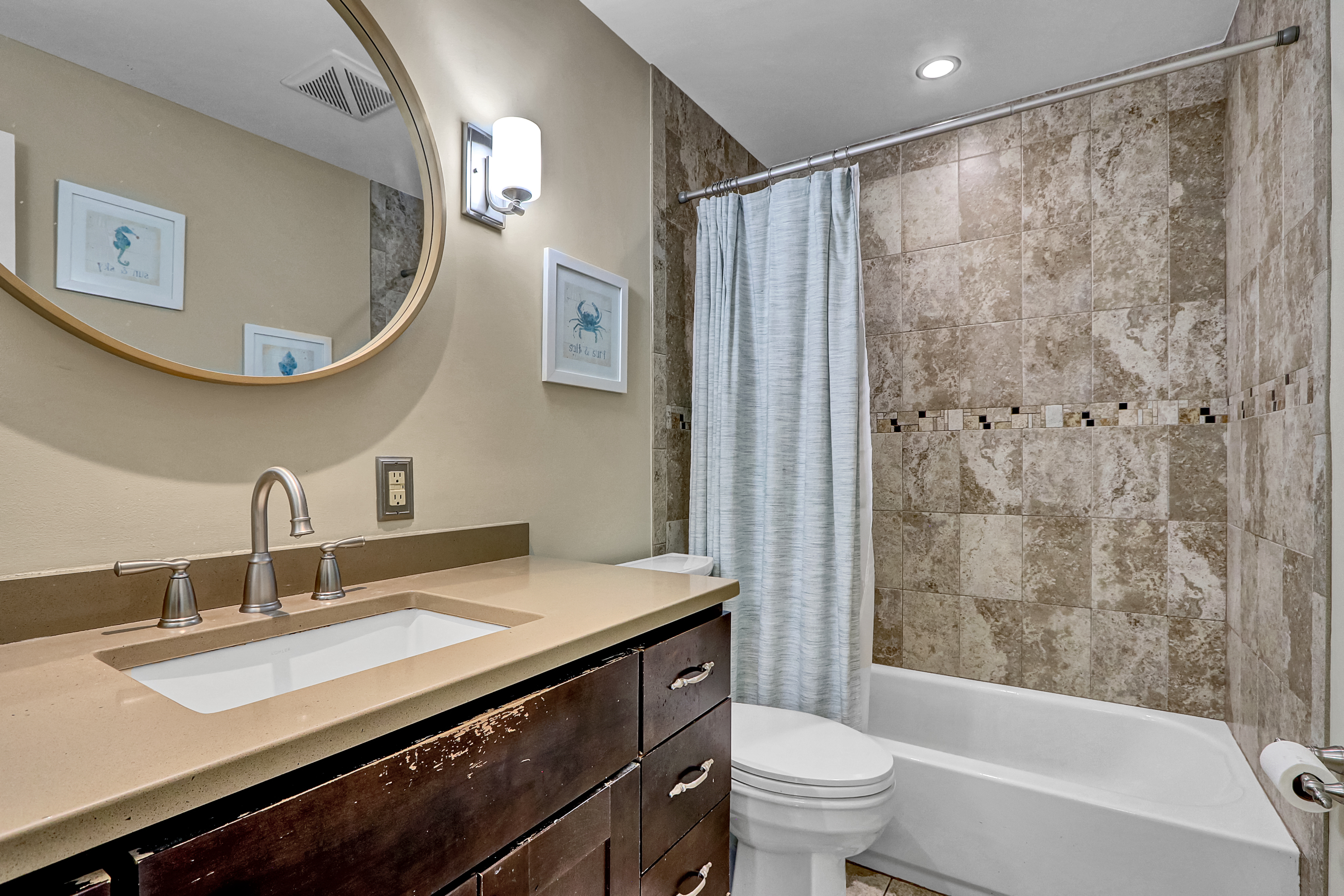 Babylon, New York, 11702, United States, 4 Bedrooms Bedrooms, ,2 BathroomsBathrooms,Residential,For Sale,1921304