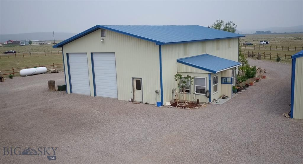 Dillon, Montana, 59725, United States, 3 Bedrooms Bedrooms, ,2 BathroomsBathrooms,Residential,For Sale,1944810