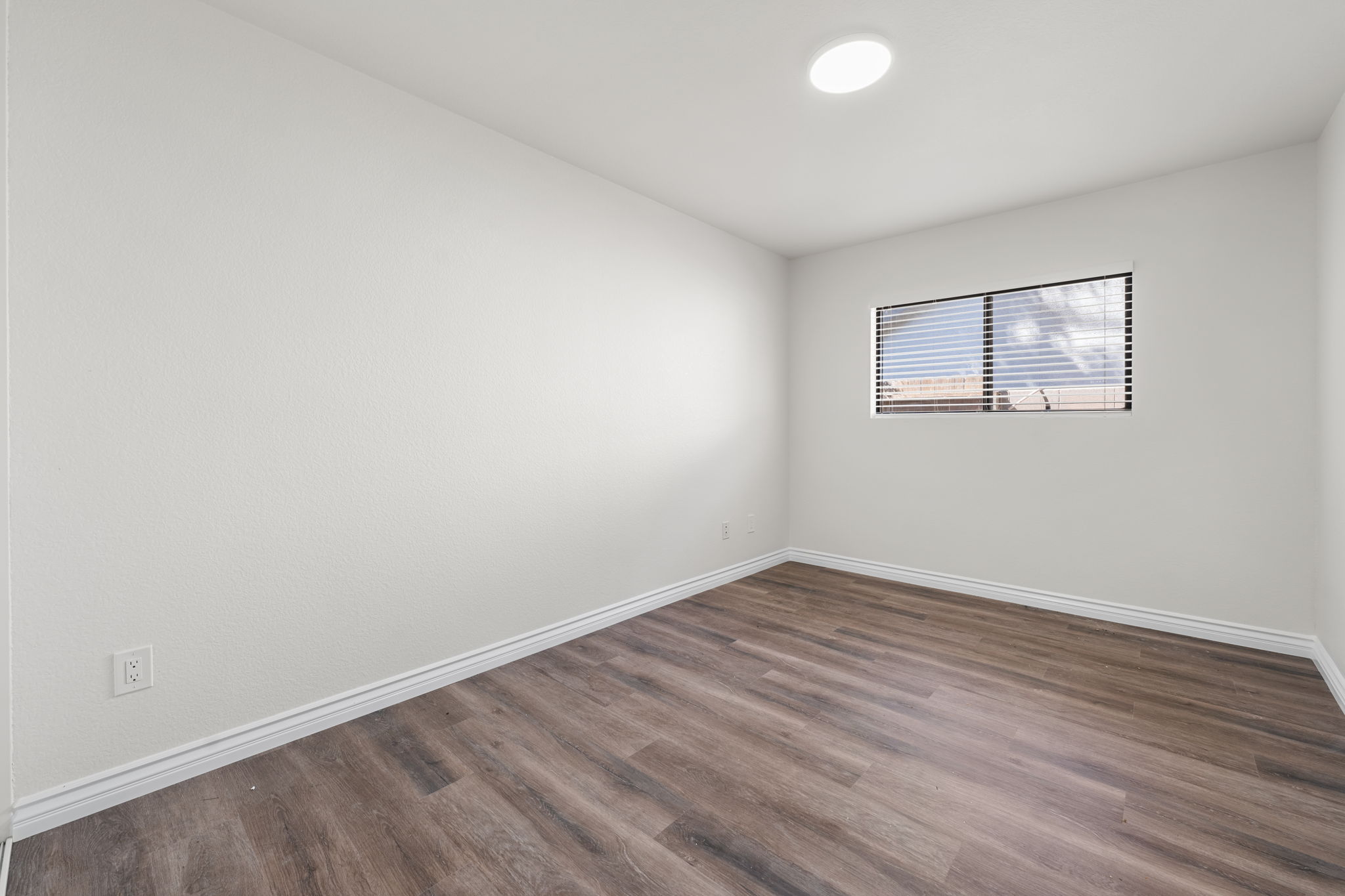 Lytle Creek, California, 92358, United States, 3 Bedrooms Bedrooms, ,2 BathroomsBathrooms,Residential,For Sale,1995534