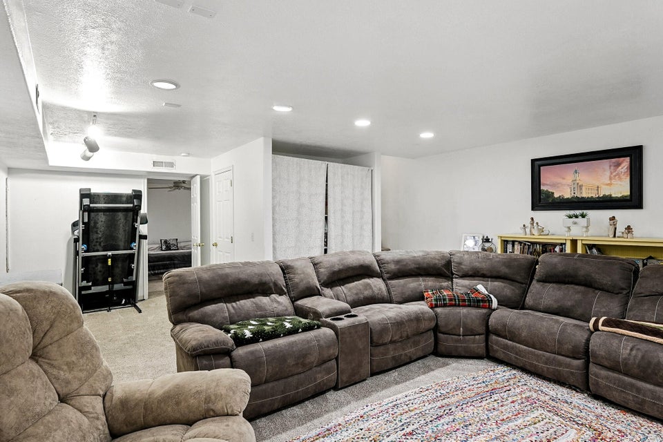 Cedar City, Utah, 84720, United States, 6 Bedrooms Bedrooms, ,5 BathroomsBathrooms,Residential,For Sale,1933400