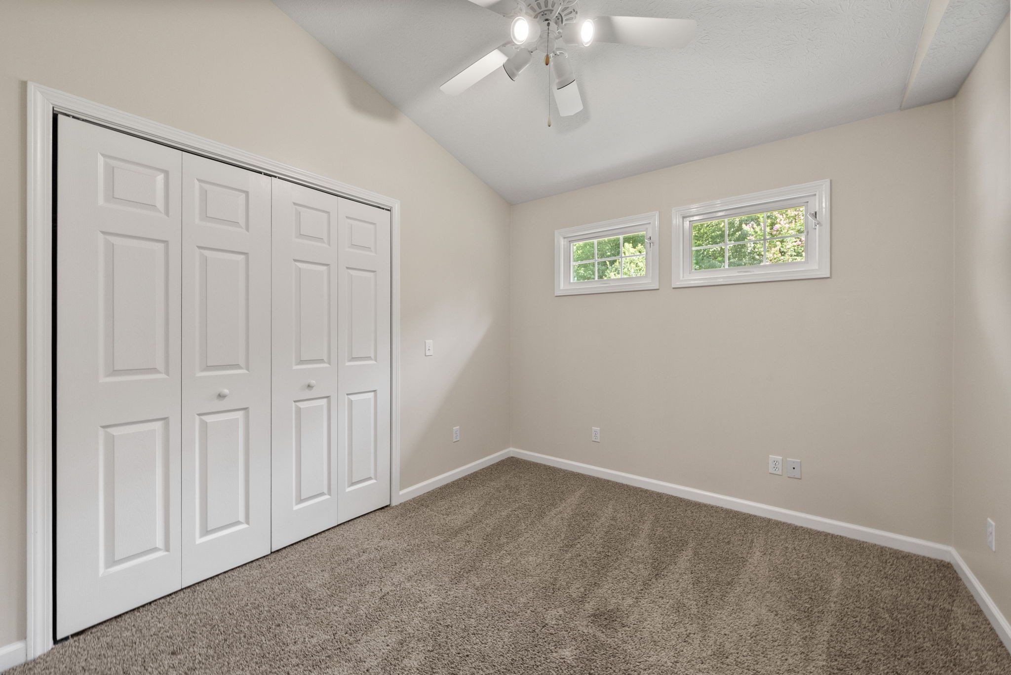 Cadiz, Kentucky, 42211, United States, 4 Bedrooms Bedrooms, ,3 BathroomsBathrooms,Residential,For Sale,1977115