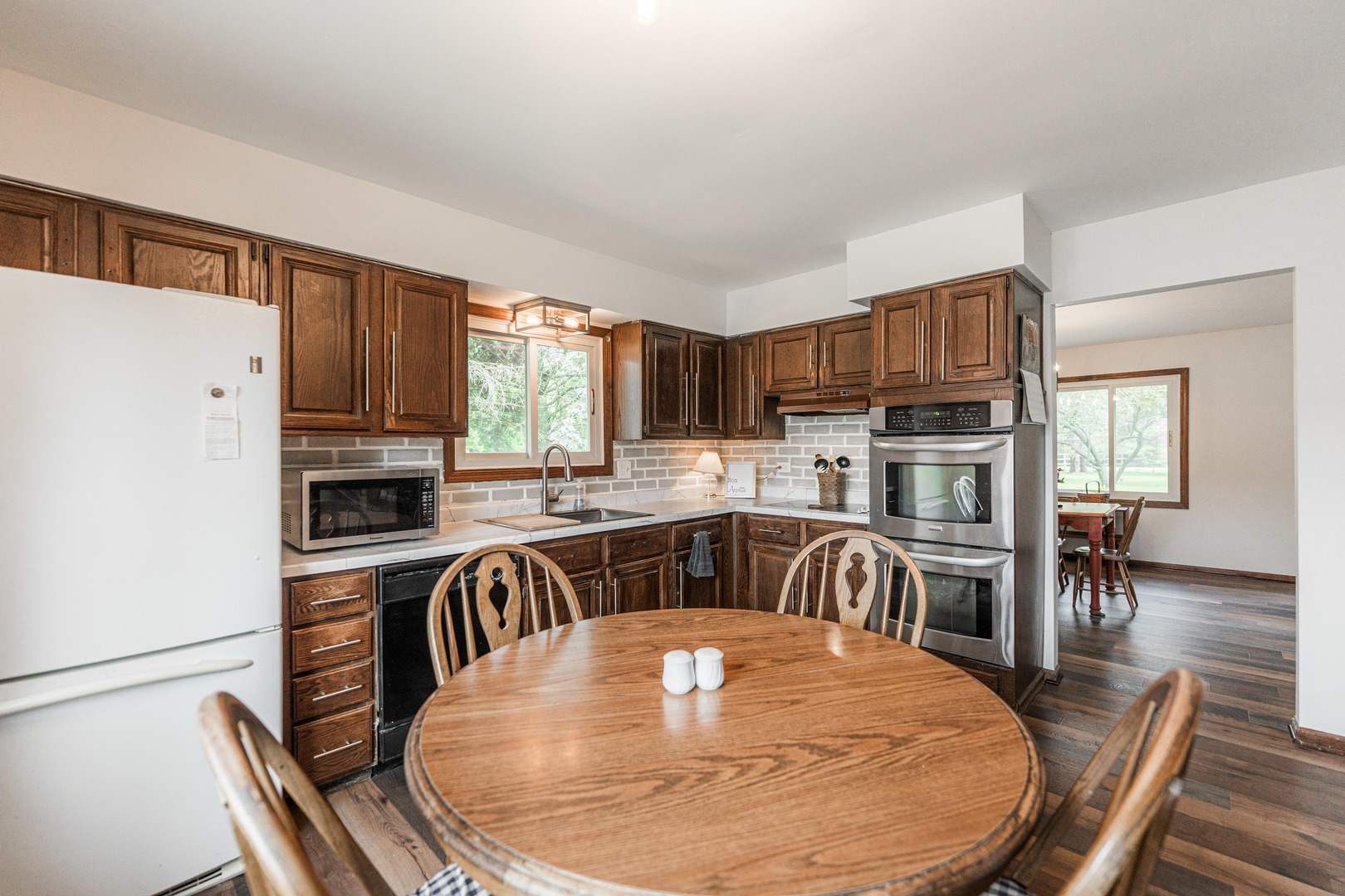 Hinckley, Illinois, 60520, United States, 3 Bedrooms Bedrooms, ,2 BathroomsBathrooms,Residential,For Sale,1921683