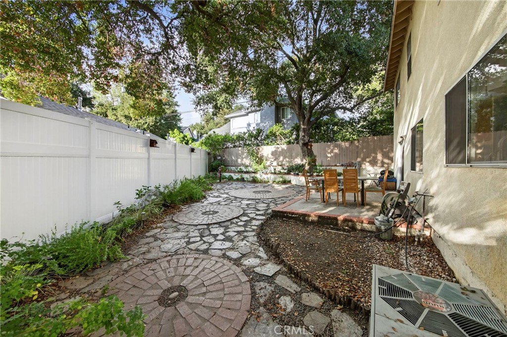 La Crescenta, California, 91214, United States, 4 Bedrooms Bedrooms, ,3 BathroomsBathrooms,Residential,For Sale,1997166