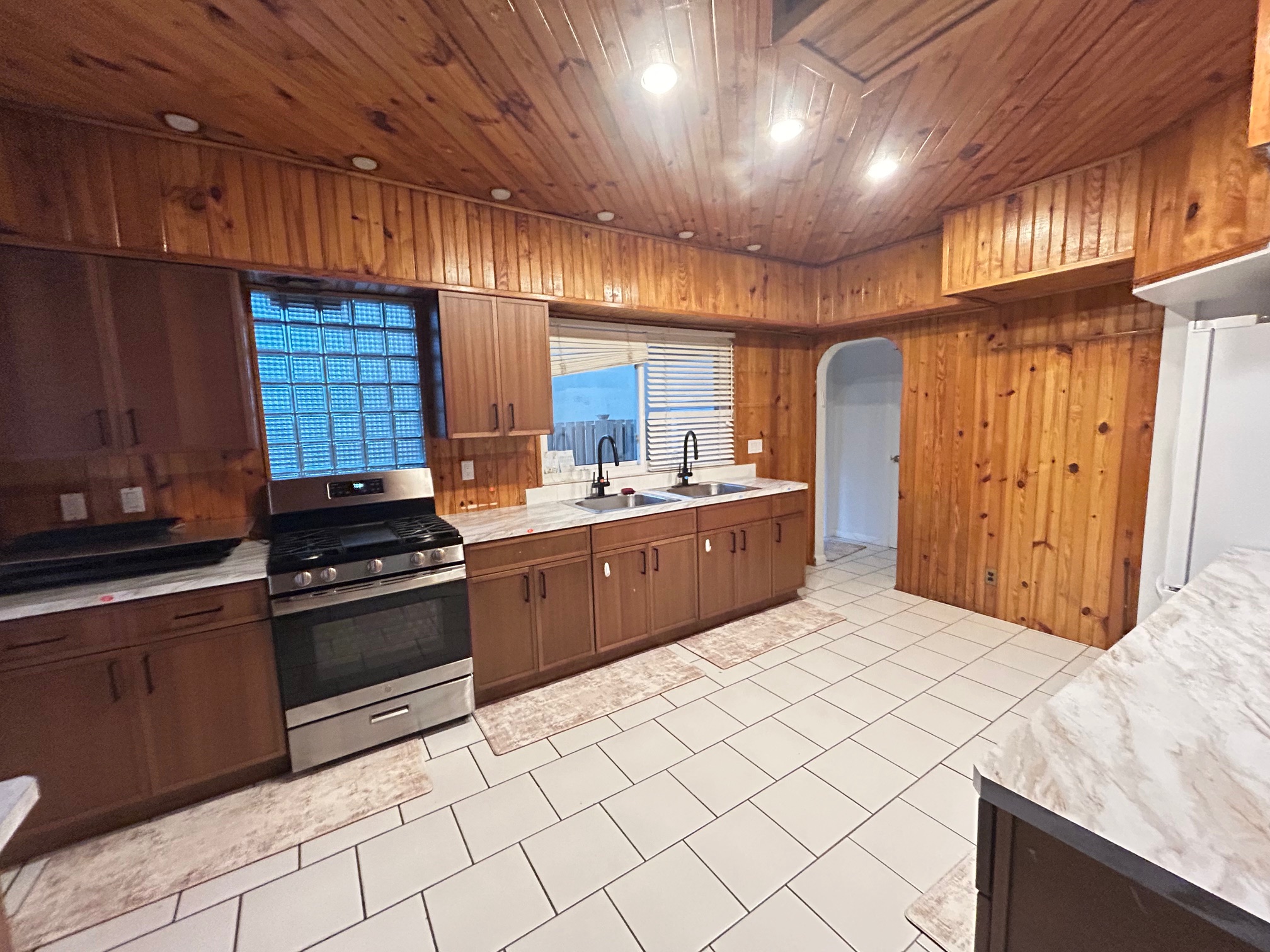 Brooklyn, New York, 11224-1107, United States, 7 Bedrooms Bedrooms, ,3 BathroomsBathrooms,Residential,For Sale,1981081