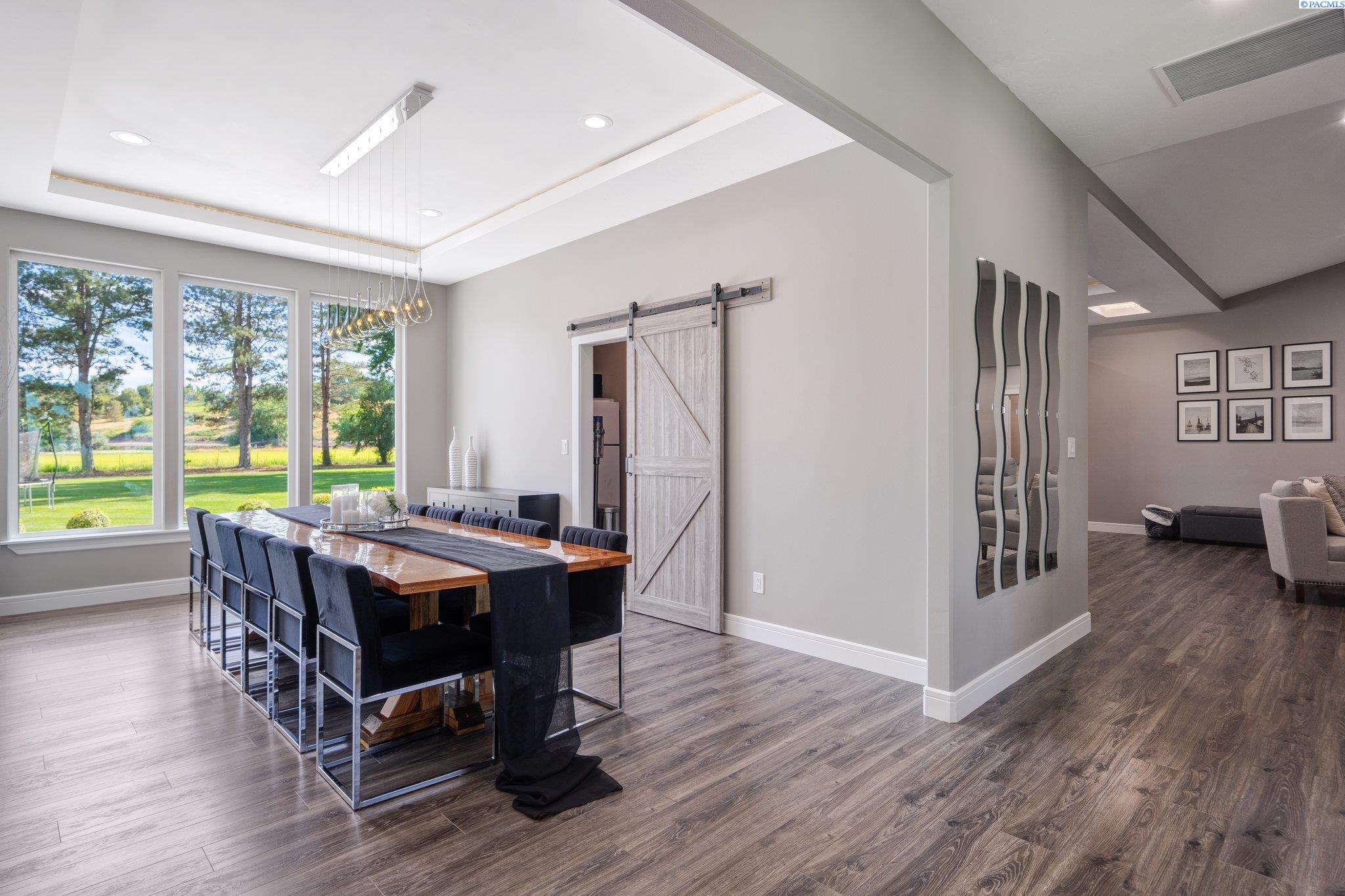 Kennewick, Washington, 99337, United States, 6 Bedrooms Bedrooms, ,4 BathroomsBathrooms,Residential,For Sale,1767844