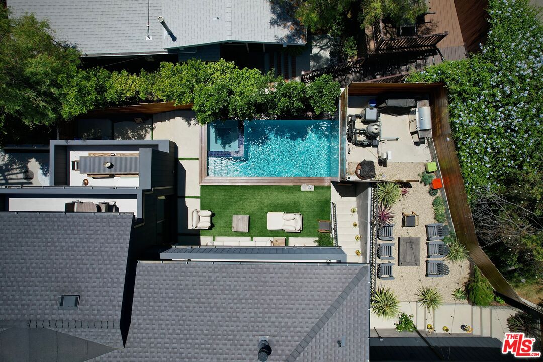 Los Angeles, California, 90068, United States, 4 Bedrooms Bedrooms, ,4 BathroomsBathrooms,Residential,For Sale,1897073
