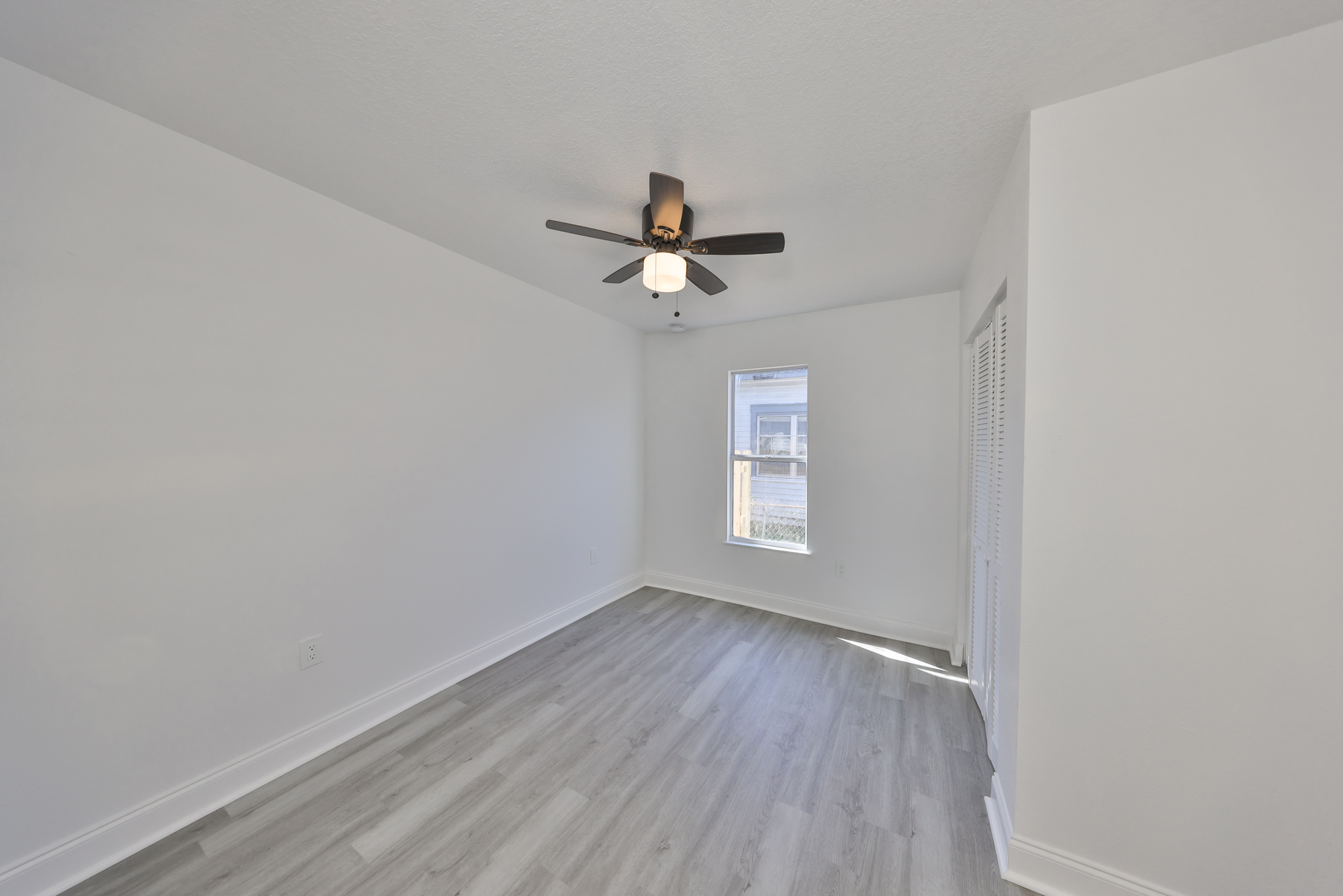 Tampa, Florida, 33603, United States, 5 Bedrooms Bedrooms, ,4 BathroomsBathrooms,Residential,For Sale,1980148