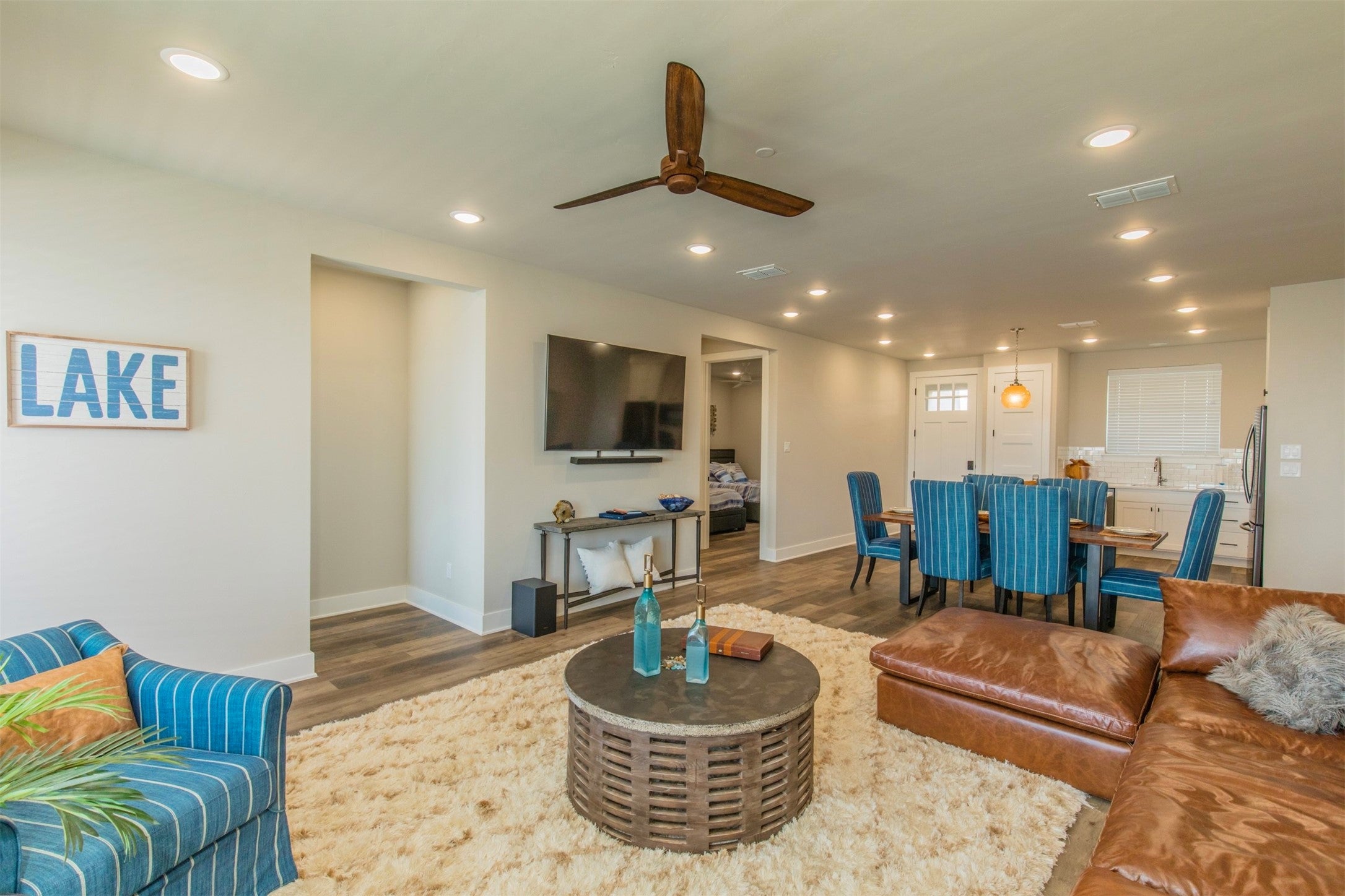 Possum Kingdom Lake, Texas, 76449, United States, 2 Bedrooms Bedrooms, ,2 BathroomsBathrooms,Residential,For Sale,1976115