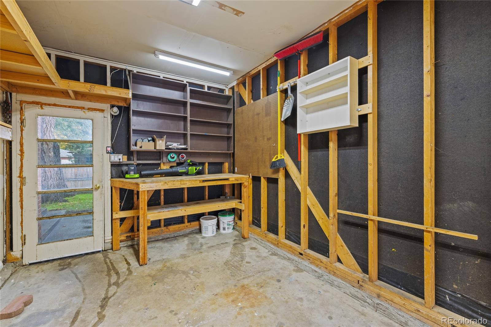 Arvada, Colorado, 80004, United States, 4 Bedrooms Bedrooms, ,2 BathroomsBathrooms,Residential,For Sale,1986117