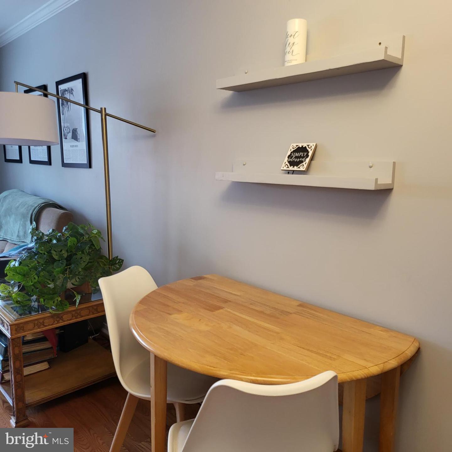 Alexandria, Virginia, 22305, United States, 2 Bedrooms Bedrooms, ,1 BathroomBathrooms,Residential,For Sale,1927312