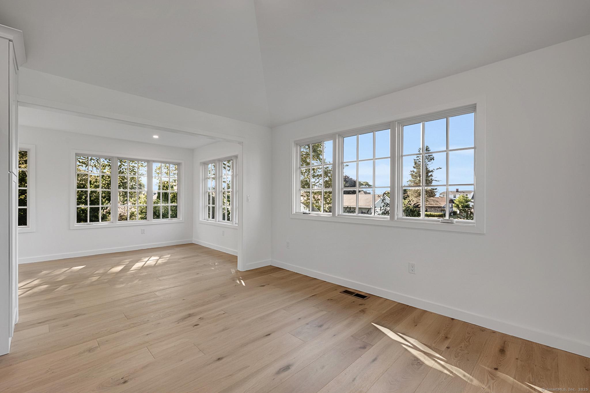 Madison, Connecticut, 06443, United States, 5 Bedrooms Bedrooms, ,3 BathroomsBathrooms,Residential,For Sale,1941280
