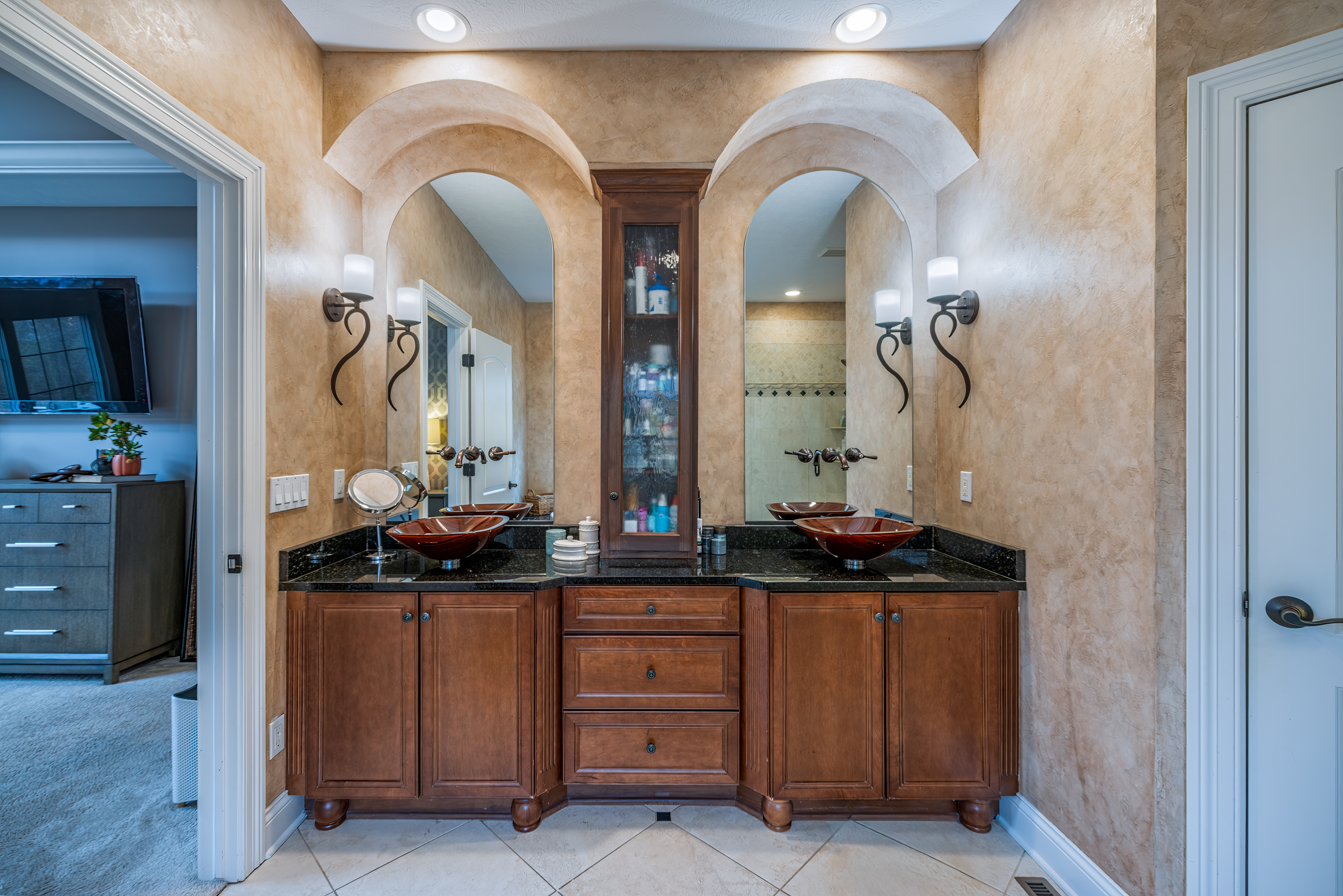 Strongsville, Ohio, 44136, United States, 4 Bedrooms Bedrooms, ,5 BathroomsBathrooms,Residential,For Sale,1988624