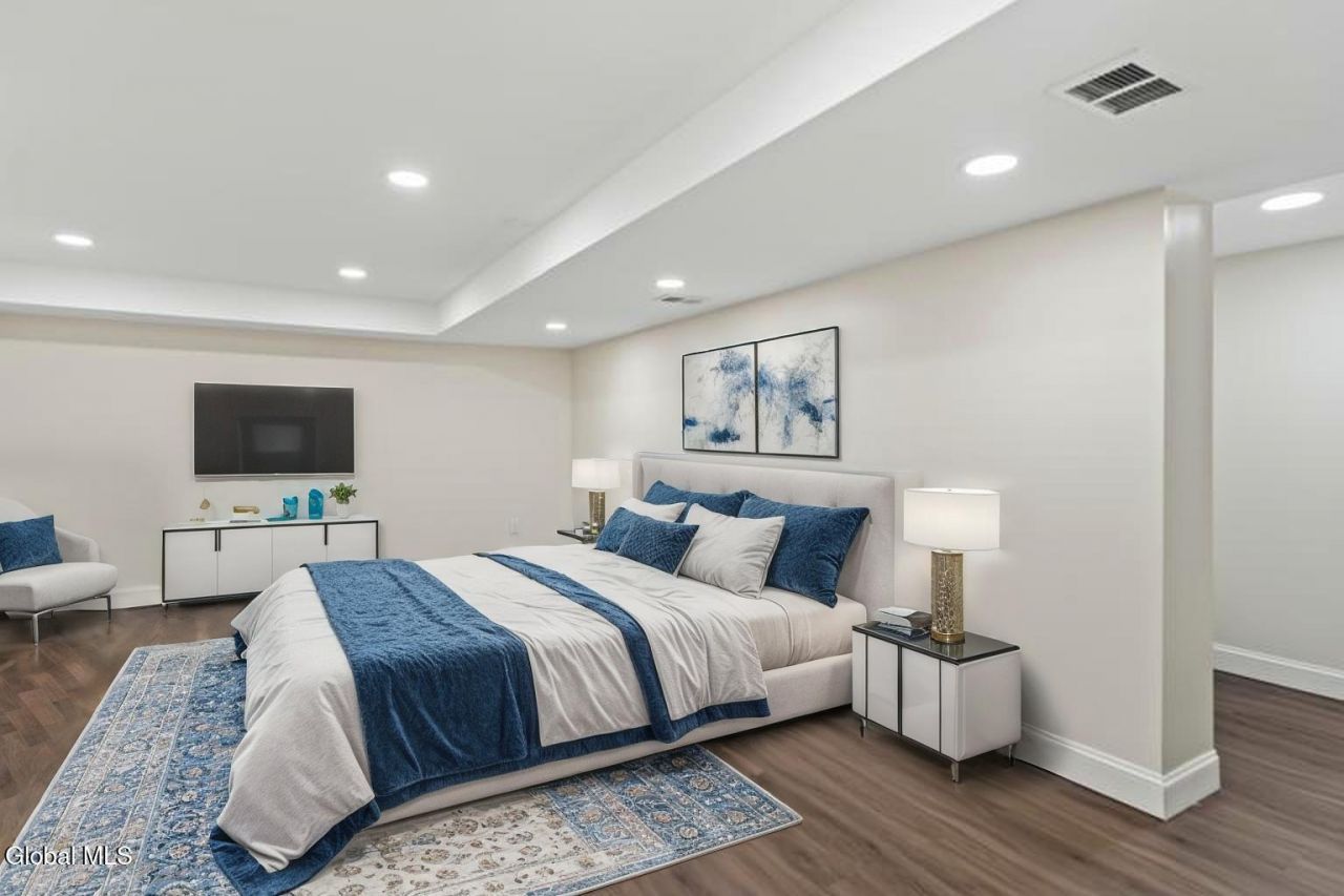 Niskayuna, New York, 12309, United States, 6 Bedrooms Bedrooms, ,4 BathroomsBathrooms,Residential,For Sale,1906999