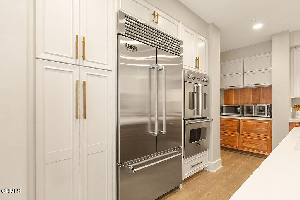 Thousand Oaks, California, 91362, United States, 4 Bedrooms Bedrooms, ,4 BathroomsBathrooms,Residential,For Sale,1997017