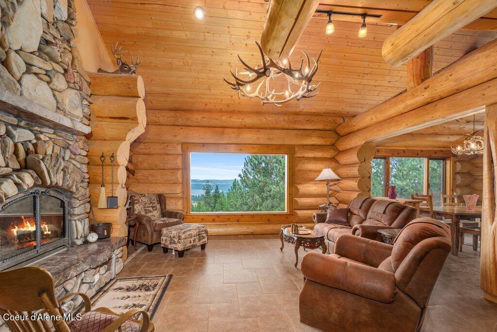 Coeur d'Alene, Idaho, 83814, United States, 4 Bedrooms Bedrooms, ,3 BathroomsBathrooms,Residential,For Sale,1981796