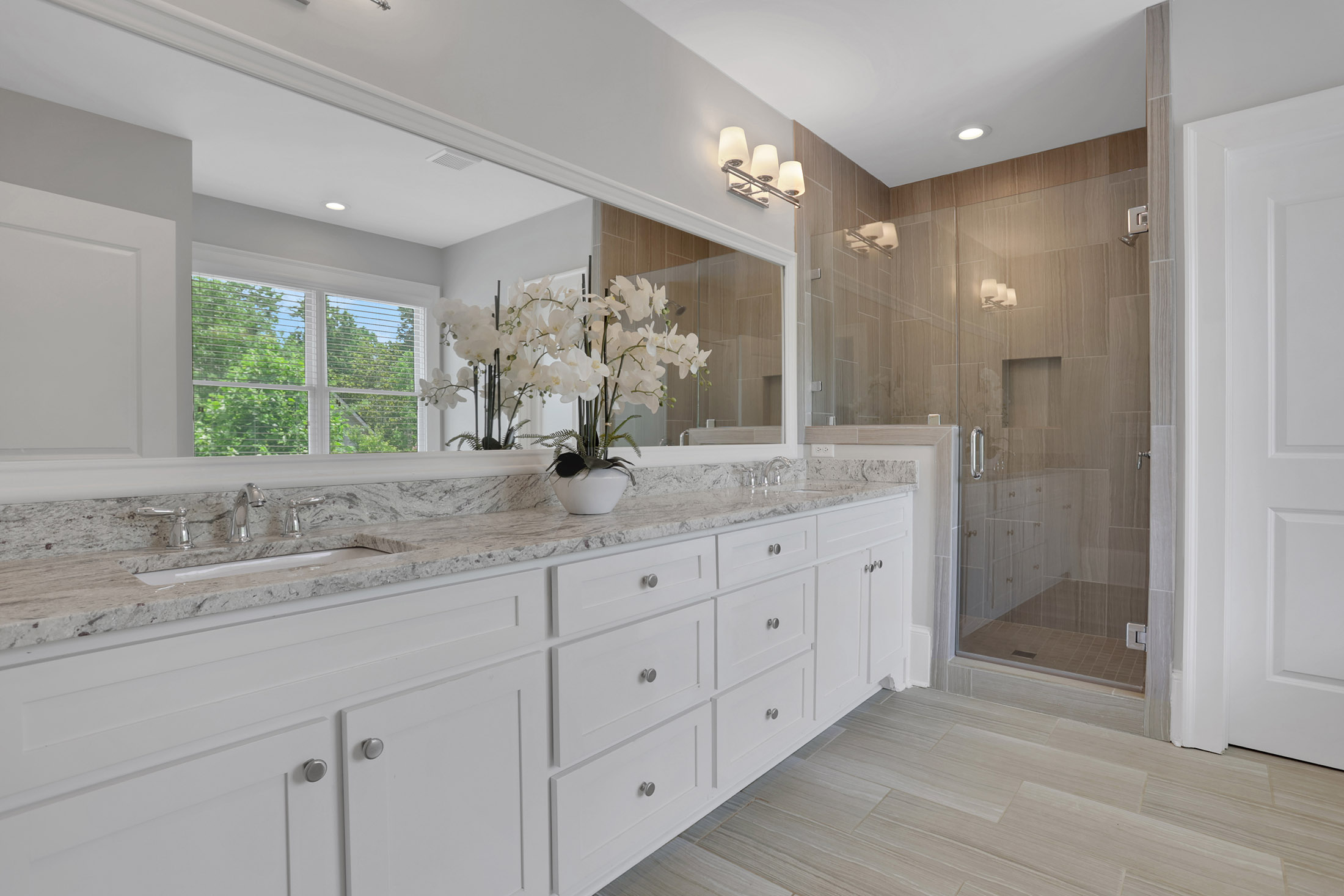  Sophisticated Brick Residence in Coveted Brookhaven Location - 物件實景