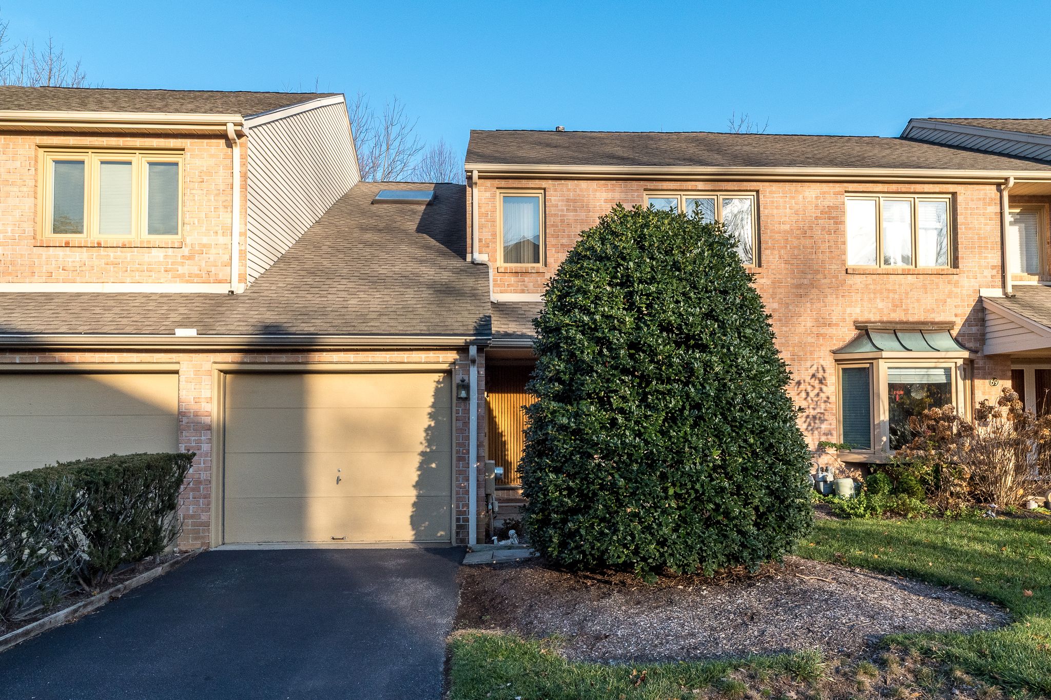 Chesterbrook, Pennsylvania, 19087, United States, 2 Bedrooms Bedrooms, ,3 BathroomsBathrooms,Residential,For Sale,1978885