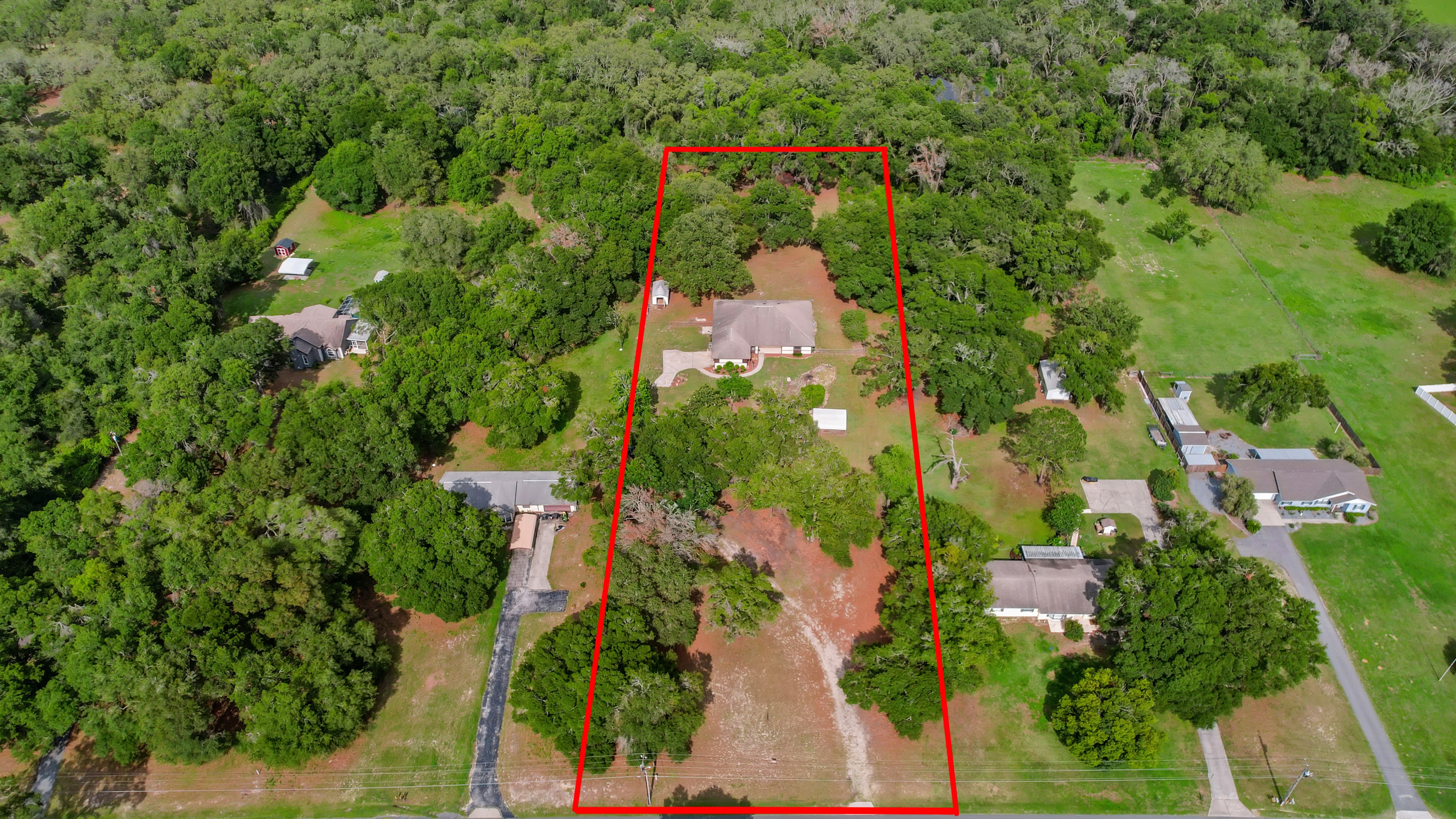 Lady Lake, Florida, 32159, United States, 4 Bedrooms Bedrooms, ,2 BathroomsBathrooms,Residential,For Sale,1873535