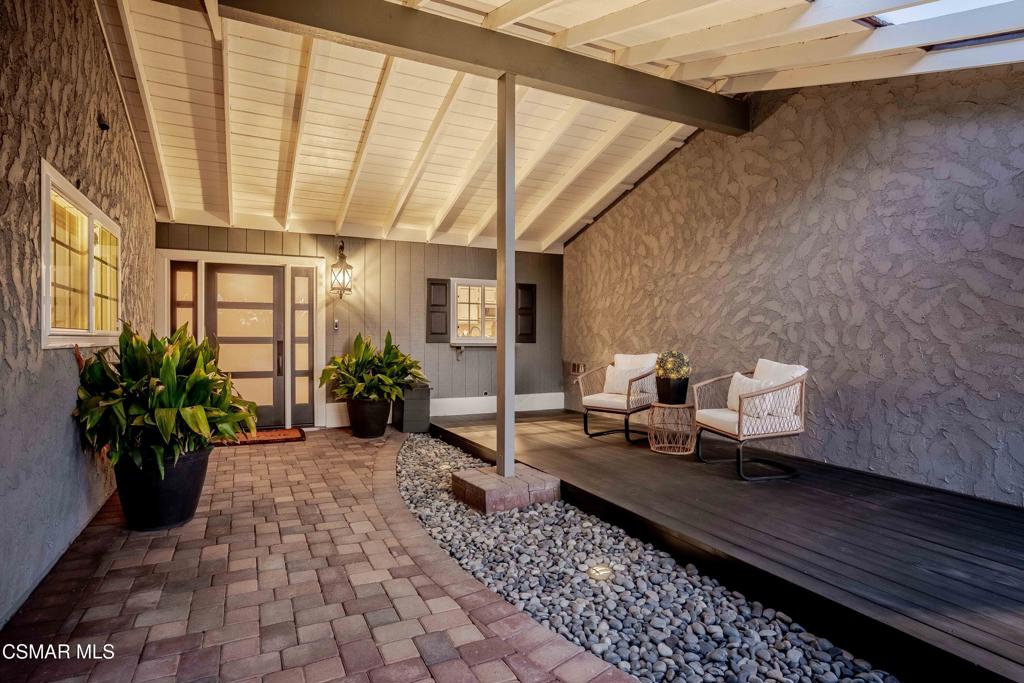 Simi Valley, California, 93065, United States, 4 Bedrooms Bedrooms, ,3 BathroomsBathrooms,Residential,For Sale,1941283