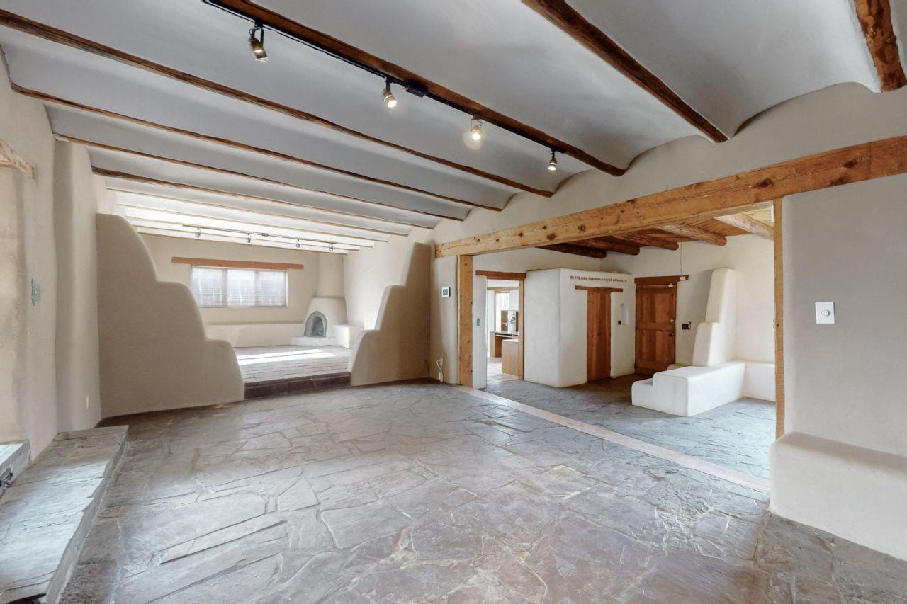 Espanola, New Mexico, 87532, United States, 5 Bedrooms Bedrooms, ,3 BathroomsBathrooms,Residential,For Sale,1762184