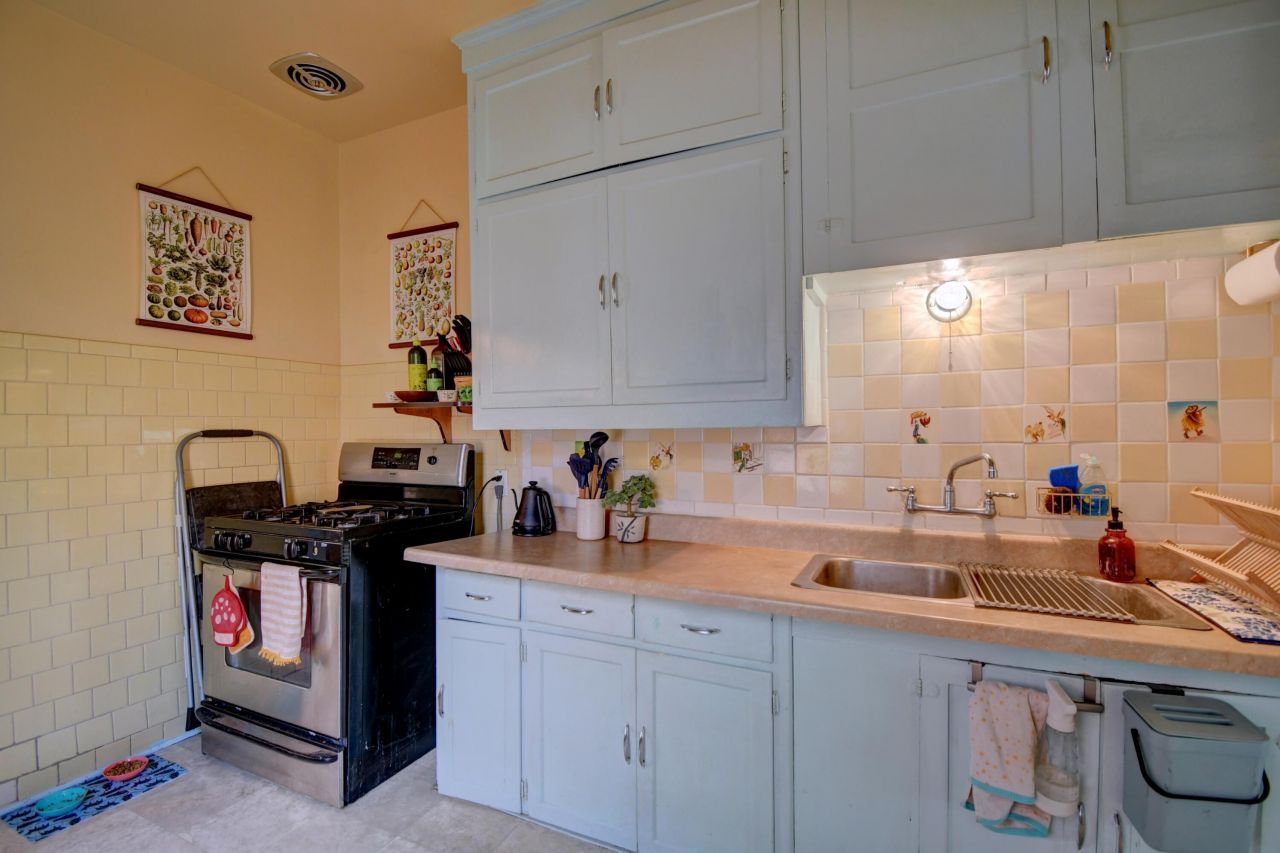 Albuquerque, New Mexico, 87106, United States, 2 Bedrooms Bedrooms, ,Residential,For Sale,1964025