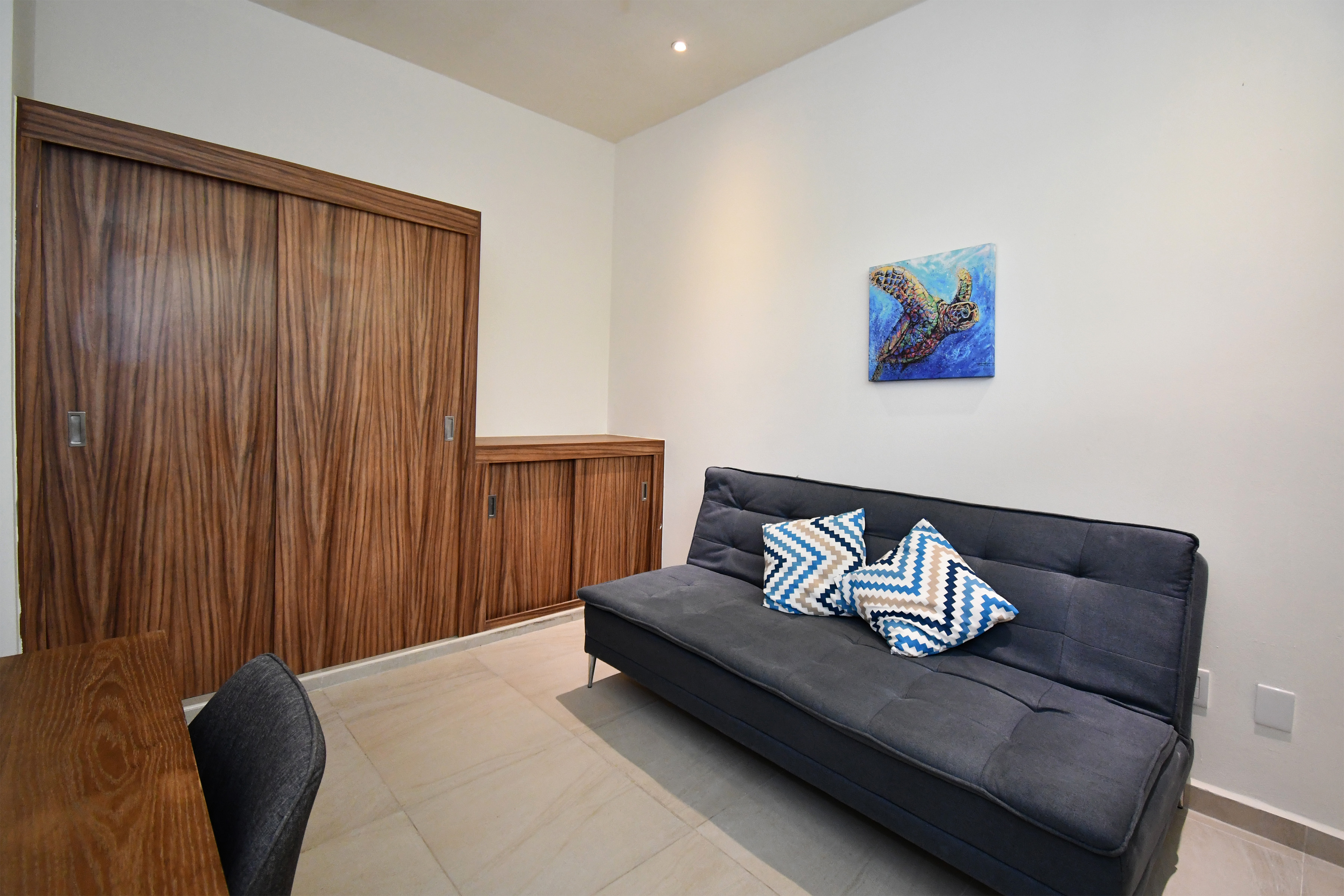  Comfort and Convenience in an Expansive Three-Bedroom Residence - 物件實景