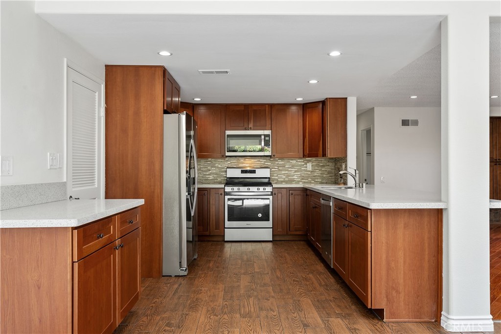 Irvine, California, 92620, United States, 4 Bedrooms Bedrooms, ,3 BathroomsBathrooms,Residential,For Sale,1991860