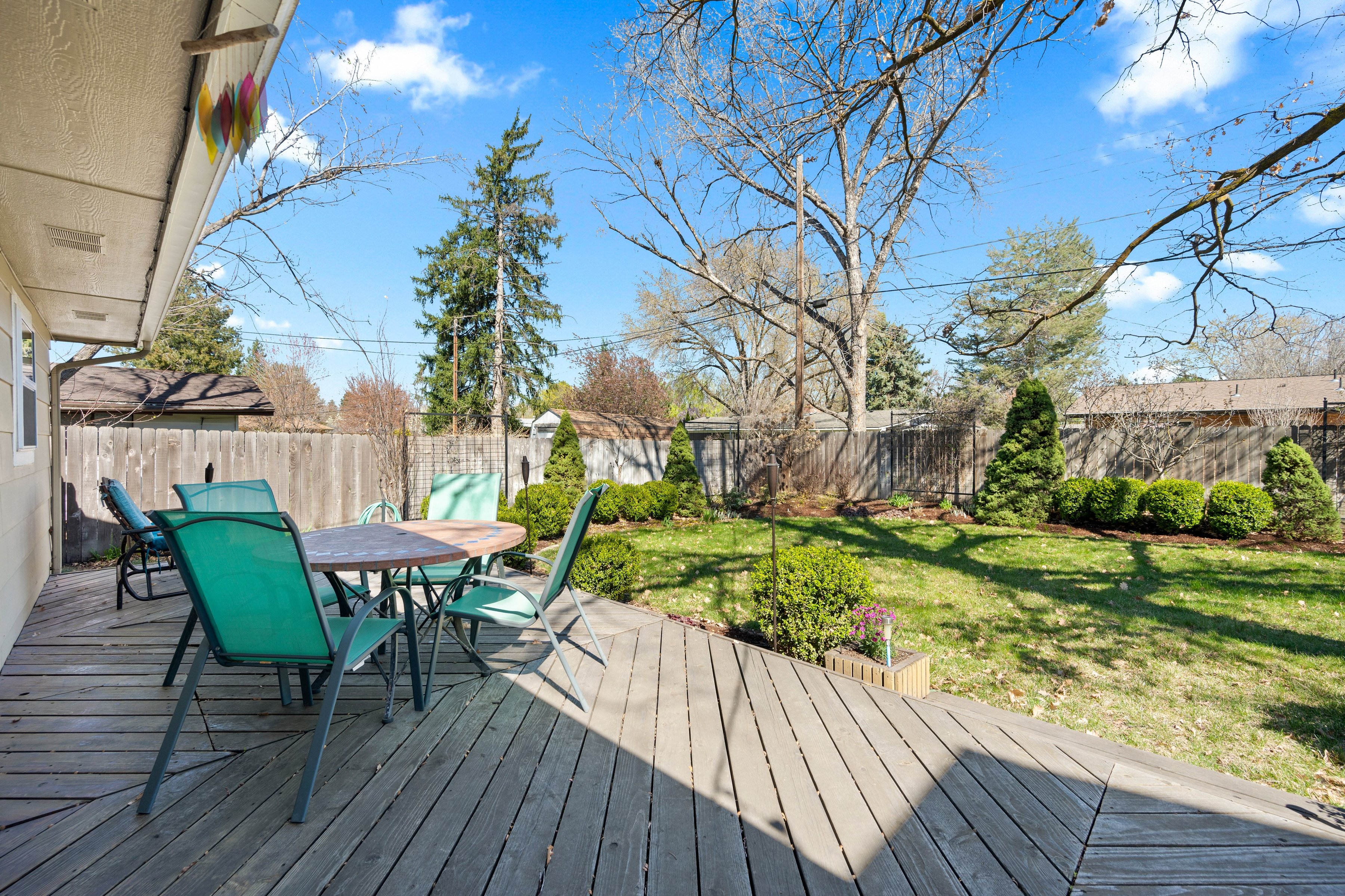  Timeless Mid-Century Design with Sunroom Living and Garden Oasis - 物件實景