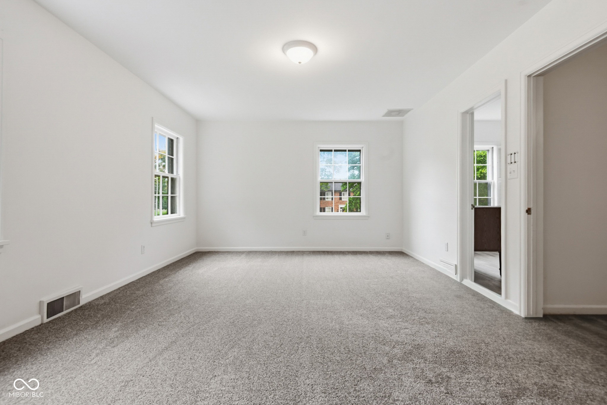 Columbus, Indiana, 47201, United States, 4 Bedrooms Bedrooms, ,3 BathroomsBathrooms,Residential,For Sale,1979631