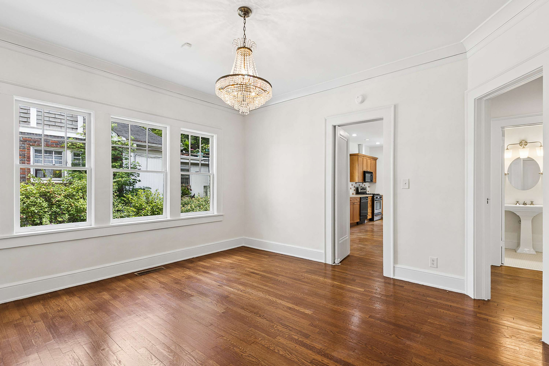  Charming 1930 Craftsman Bungalow in an Unbeatable Virginia Highland Location - 物件實景
