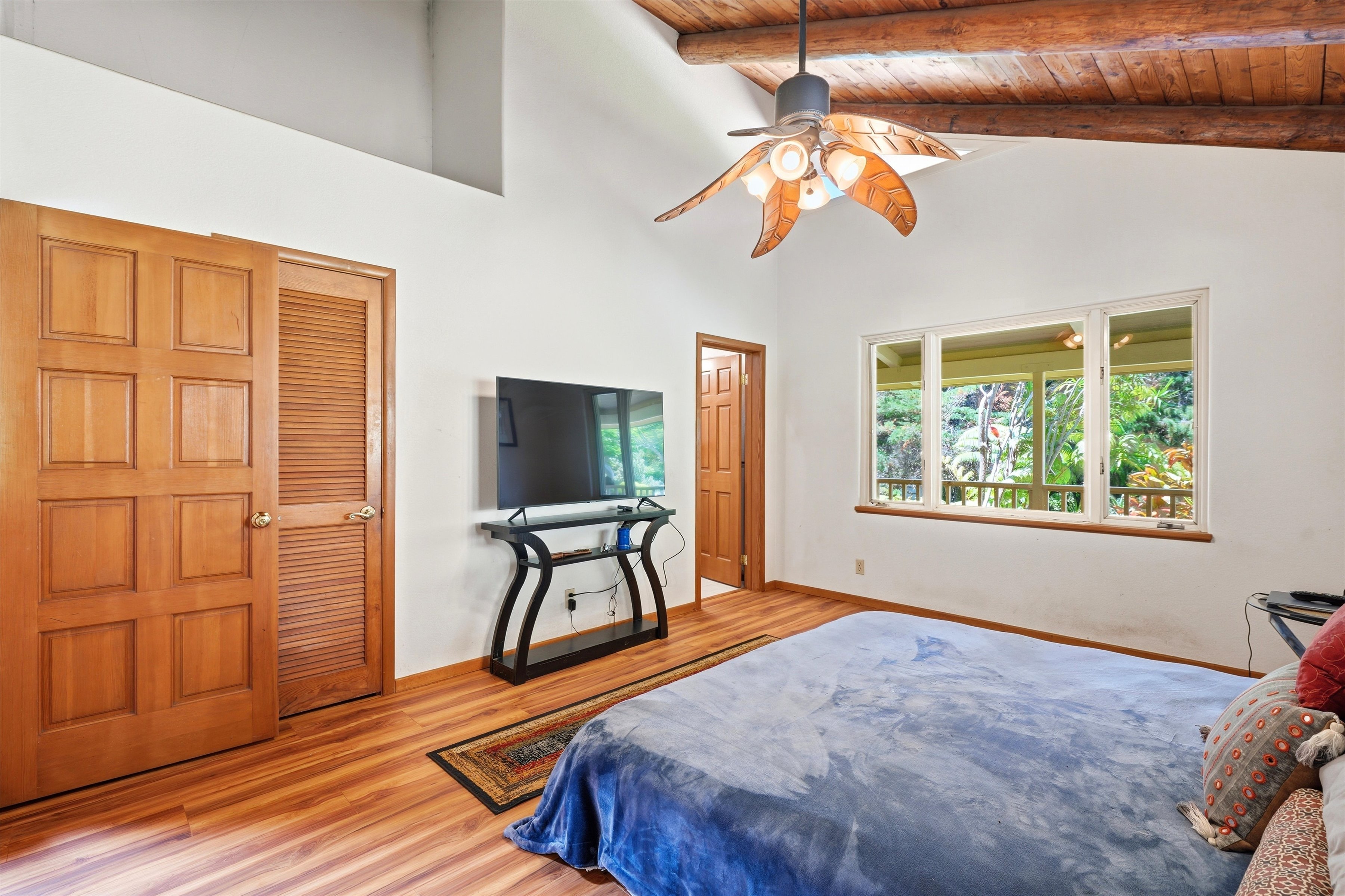  Single-level home on 2.5 fully fenced and gated acres - 物件實景