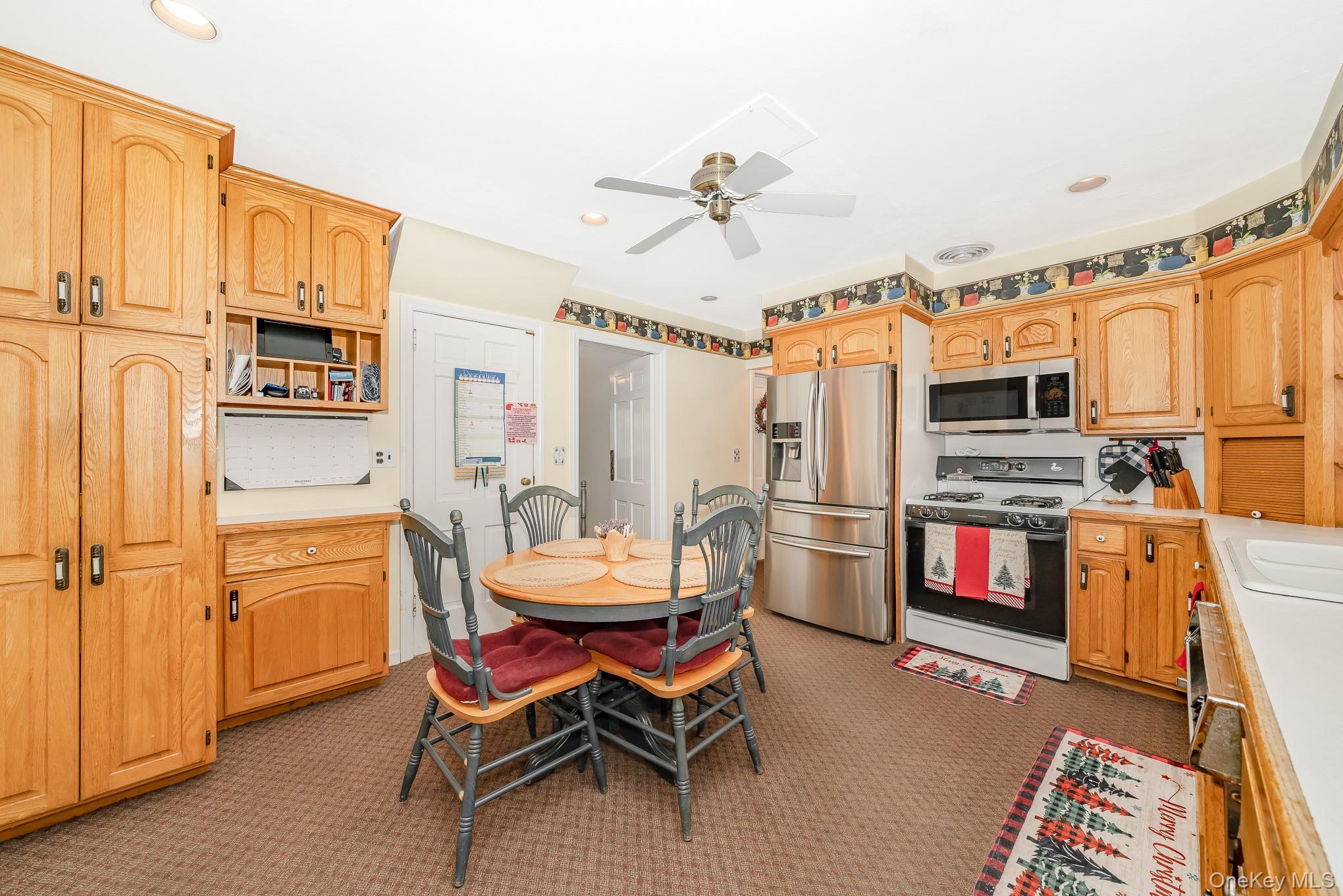 Seaford, New York, 11783, United States, 3 Bedrooms Bedrooms, ,2 BathroomsBathrooms,Residential,For Sale,2005849