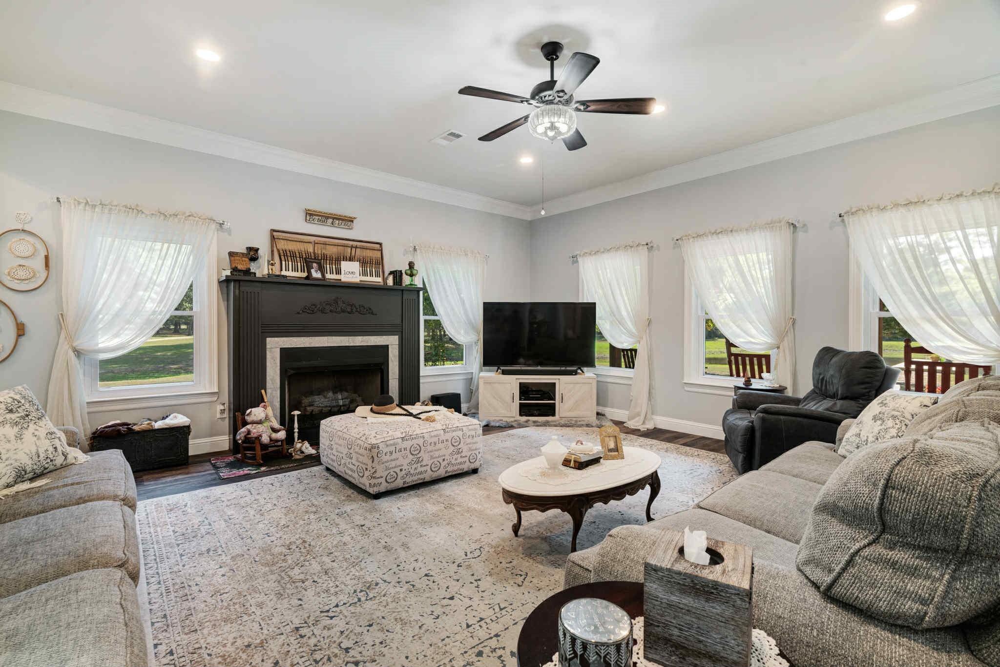 Blossom, Texas, 75416, United States, 4 Bedrooms Bedrooms, ,3 BathroomsBathrooms,Residential,For Sale,1976215