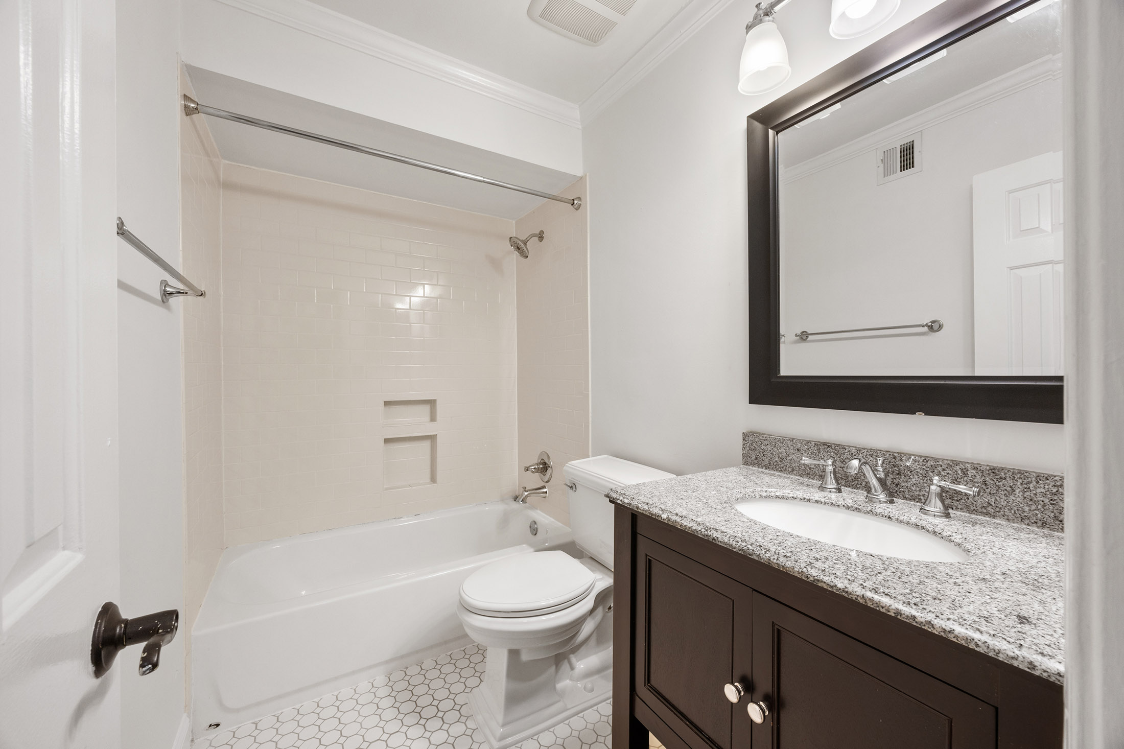  Morningside End-unit Townhome Combines Location, Privacy and Value - 物件實景