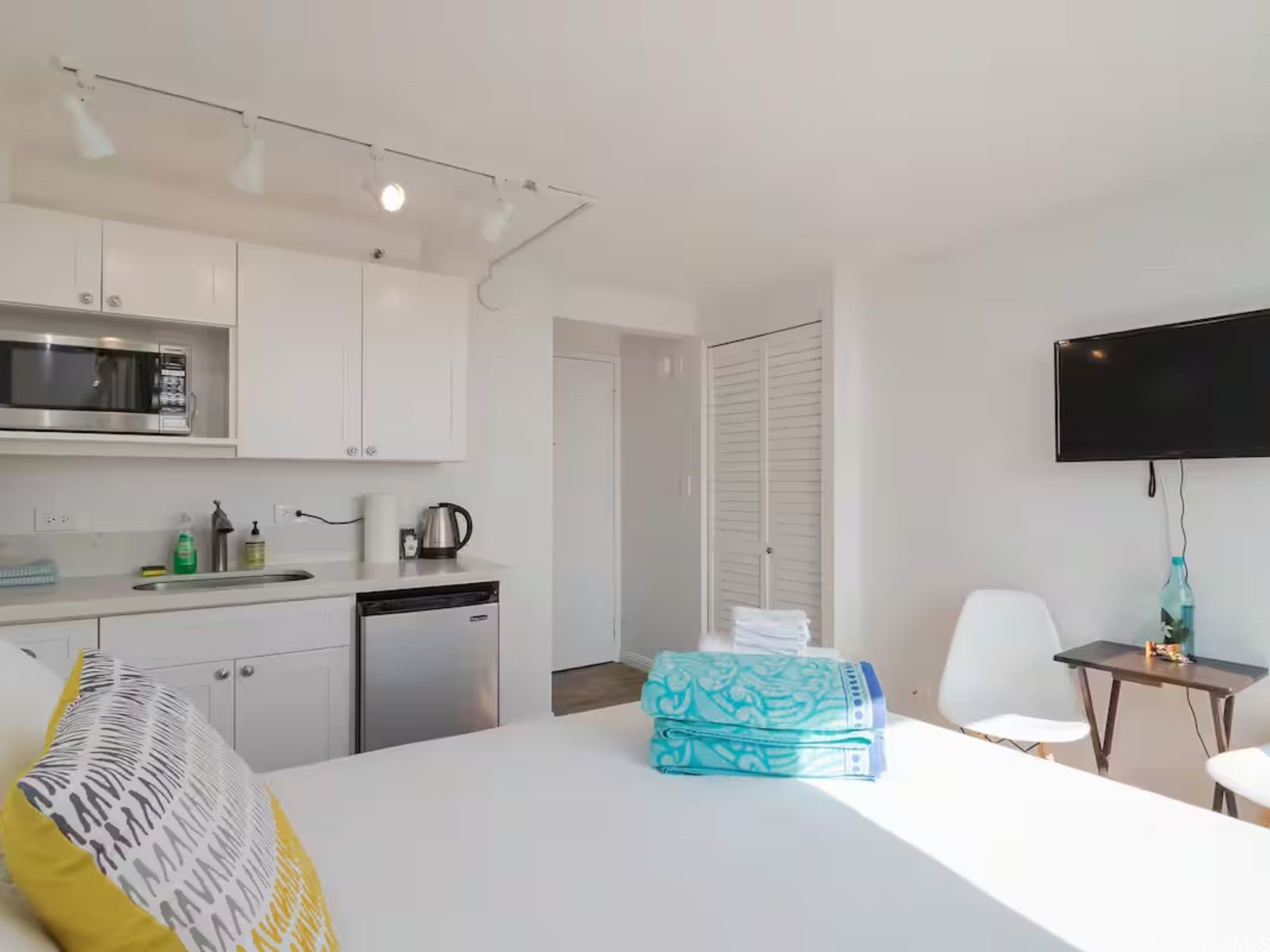 Honolulu, Hawaii, 96815, United States, 1 Bedroom Bedrooms, ,2 BathroomsBathrooms,Residential,For Sale,1898628
