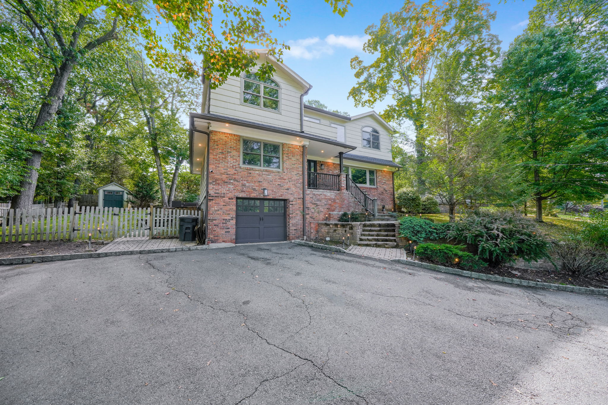 Caldwell Borough, New Jersey, 07006, United States, 3 Bedrooms Bedrooms, ,4 BathroomsBathrooms,Residential,For Sale,1982929