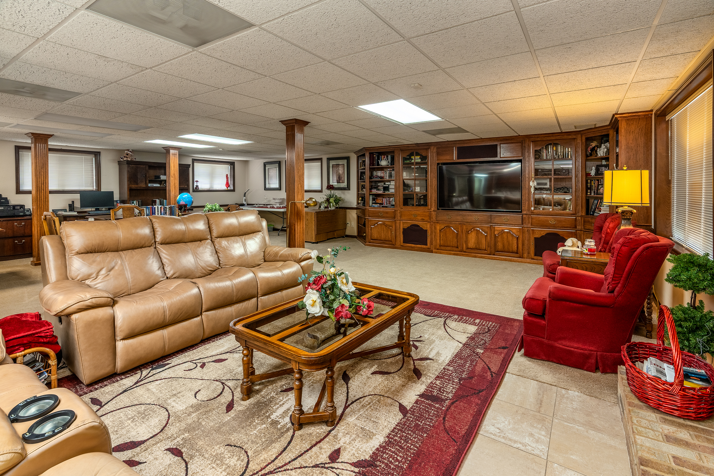 Marion, Illinois, 62959, United States, 7 Bedrooms Bedrooms, ,7 BathroomsBathrooms,Residential,For Sale,1979062