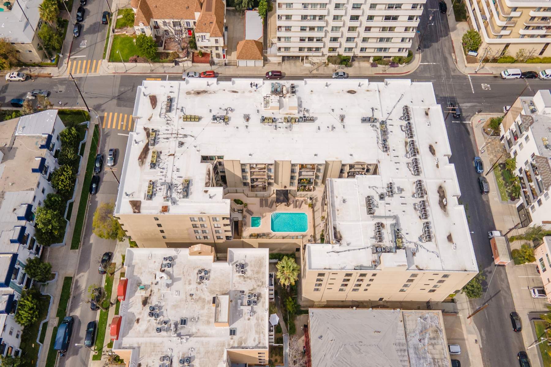  7320 Hawthorn Avenue, #215 - 物件實景