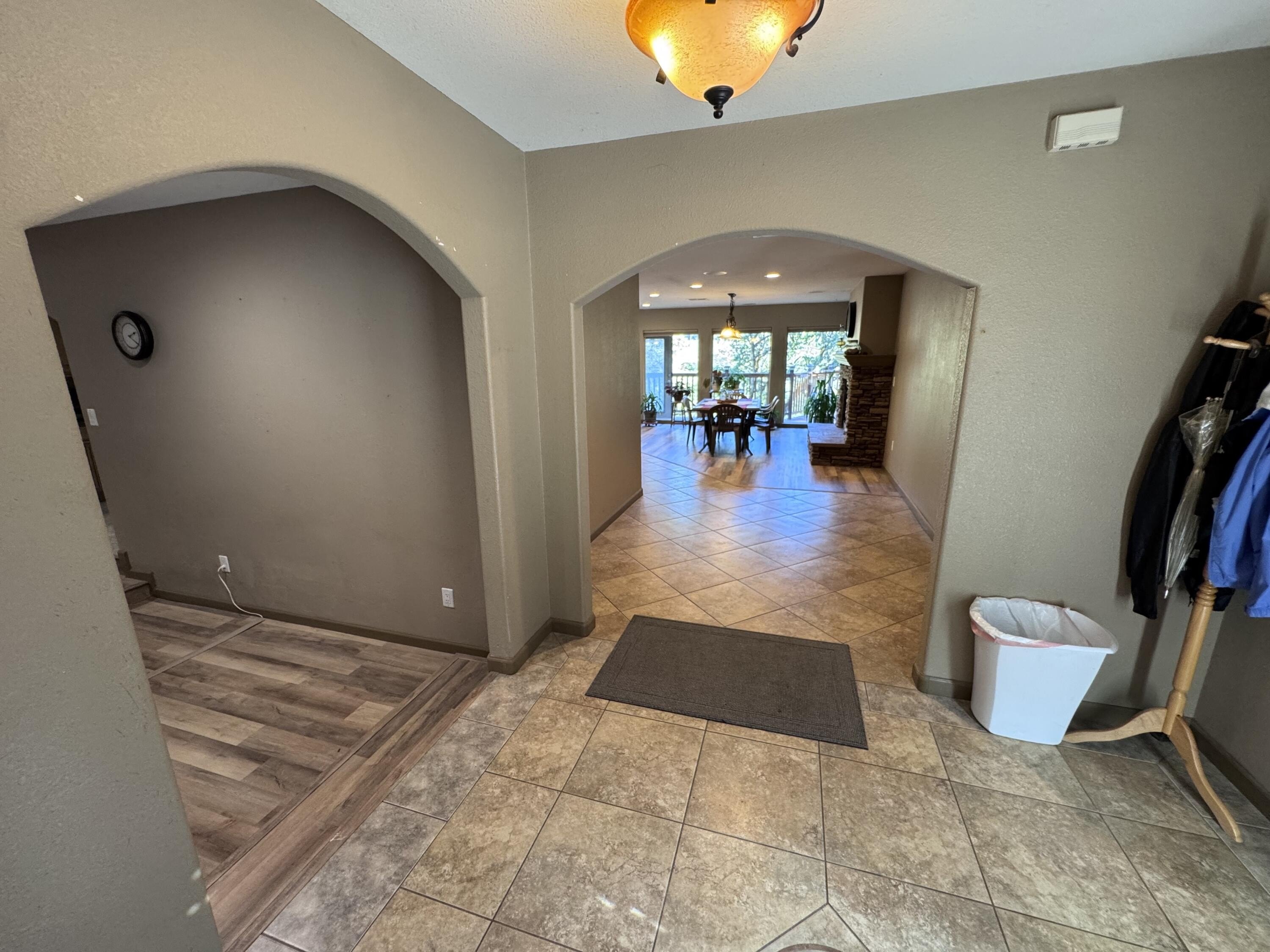 Rogue River, Oregon, 97537, United States, 3 Bedrooms Bedrooms, ,4 BathroomsBathrooms,Residential,For Sale,1982617