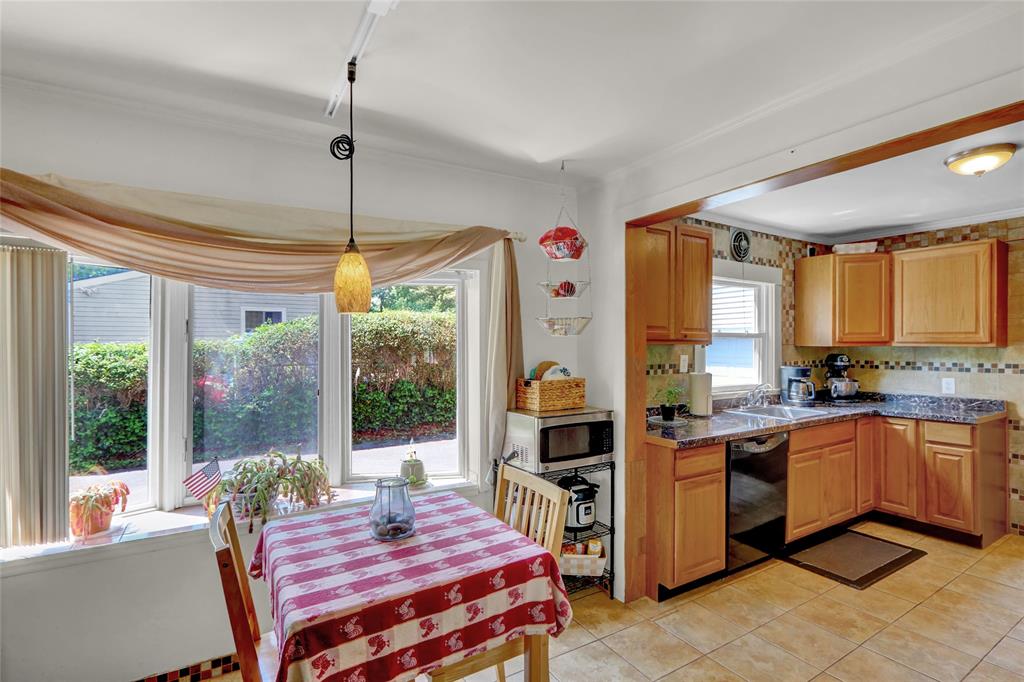 Mastic Beach, New York, 11951, United States, 5 Bedrooms Bedrooms, ,3 BathroomsBathrooms,Residential,For Sale,1974757