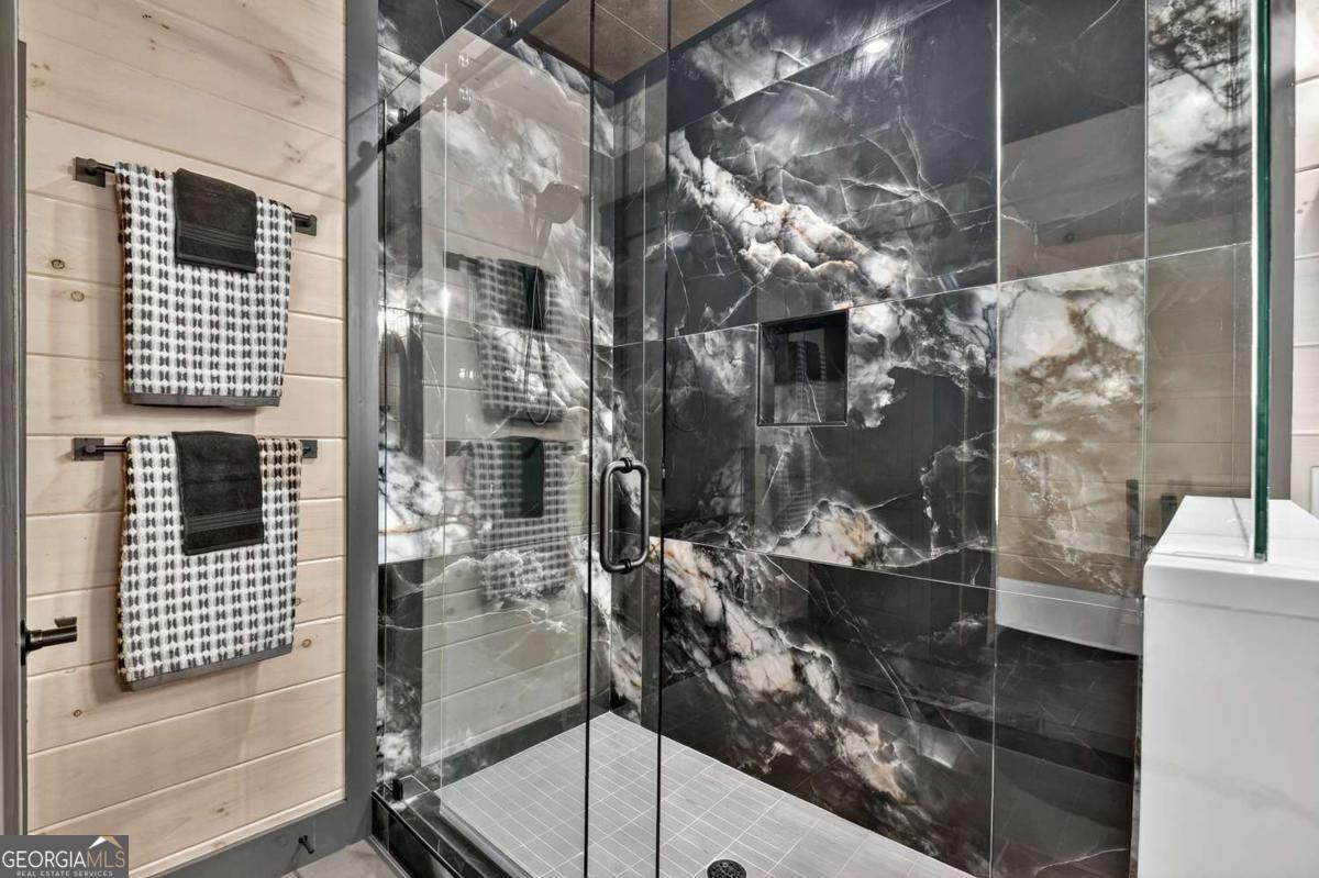 Mineral Bluff, Georgia, 30559, United States, 6 Bedrooms Bedrooms, ,3 BathroomsBathrooms,Residential,For Sale,1989738