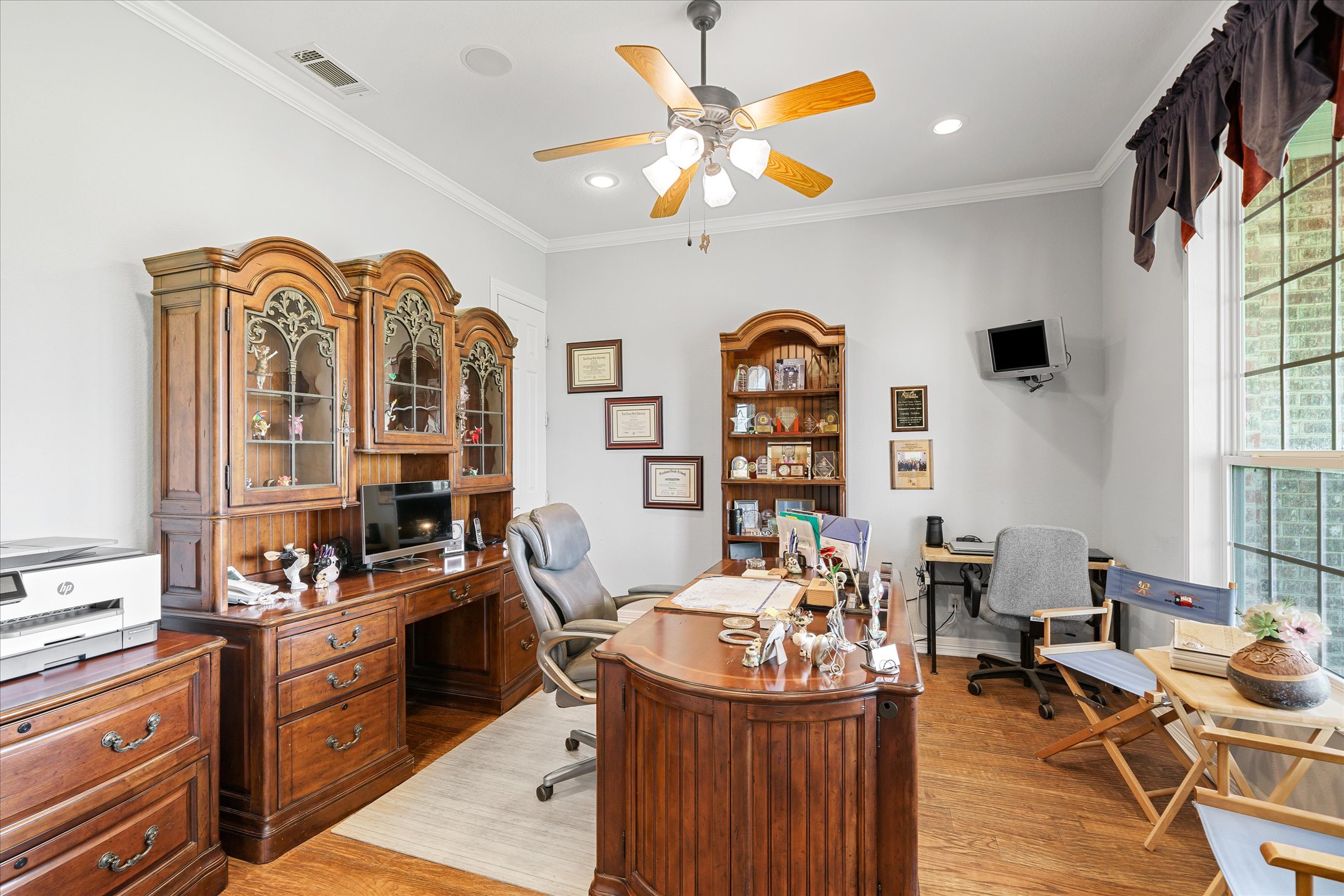 Grand Saline, Texas, 75140, United States, 3 Bedrooms Bedrooms, ,4 BathroomsBathrooms,Residential,For Sale,1977642