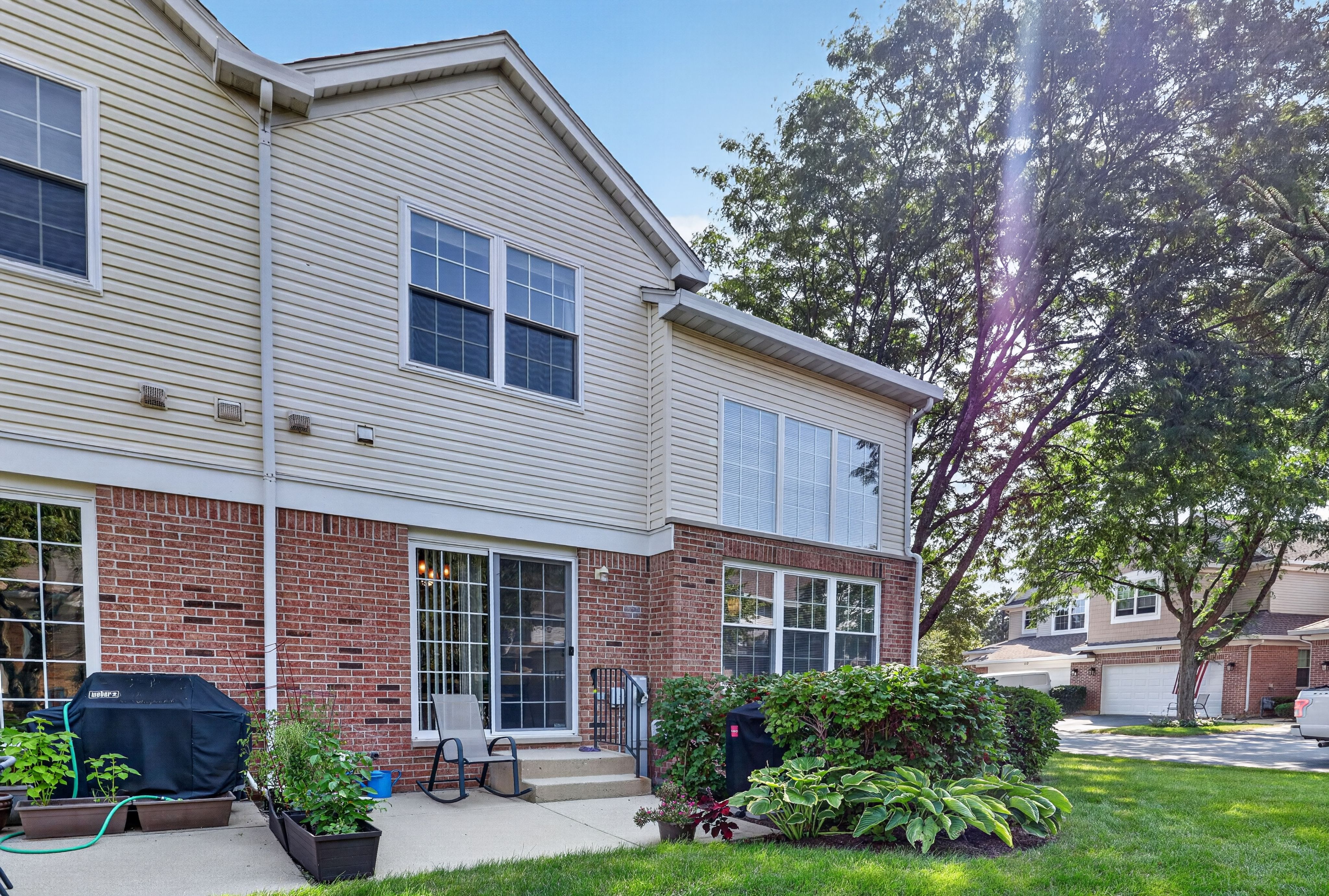  Beautiful Private End-unit Townhome Overlooking a Peaceful Pond - 物件實景