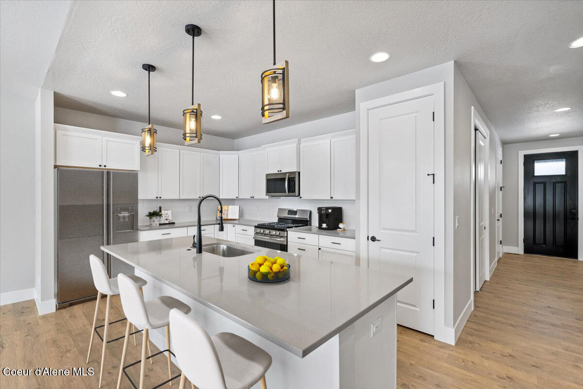 Coeur d'Alene, Idaho, 83814, United States, 5 Bedrooms Bedrooms, ,3 BathroomsBathrooms,Residential,For Sale,1943081