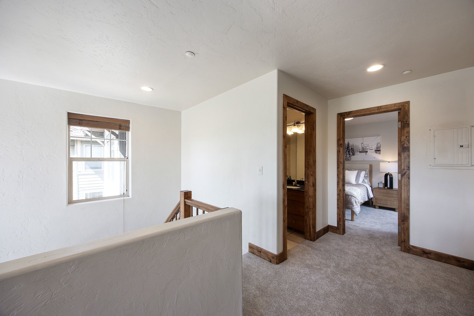  Exceptional Fox Point Townhome with Mountain Views & Prime Location - 物件實景