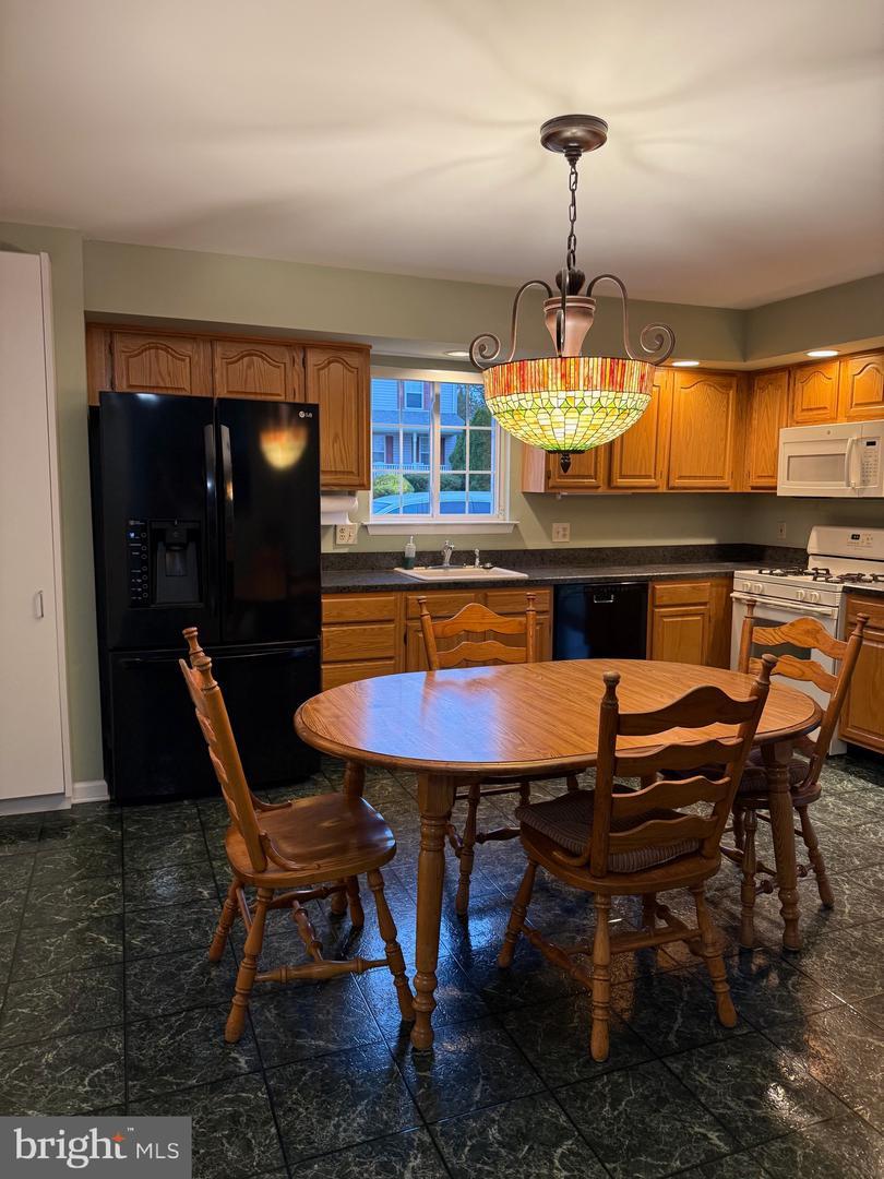 Upper Chichester, Pennsylvania, 19061, United States, 3 Bedrooms Bedrooms, ,4 BathroomsBathrooms,Residential,For Sale,1997797