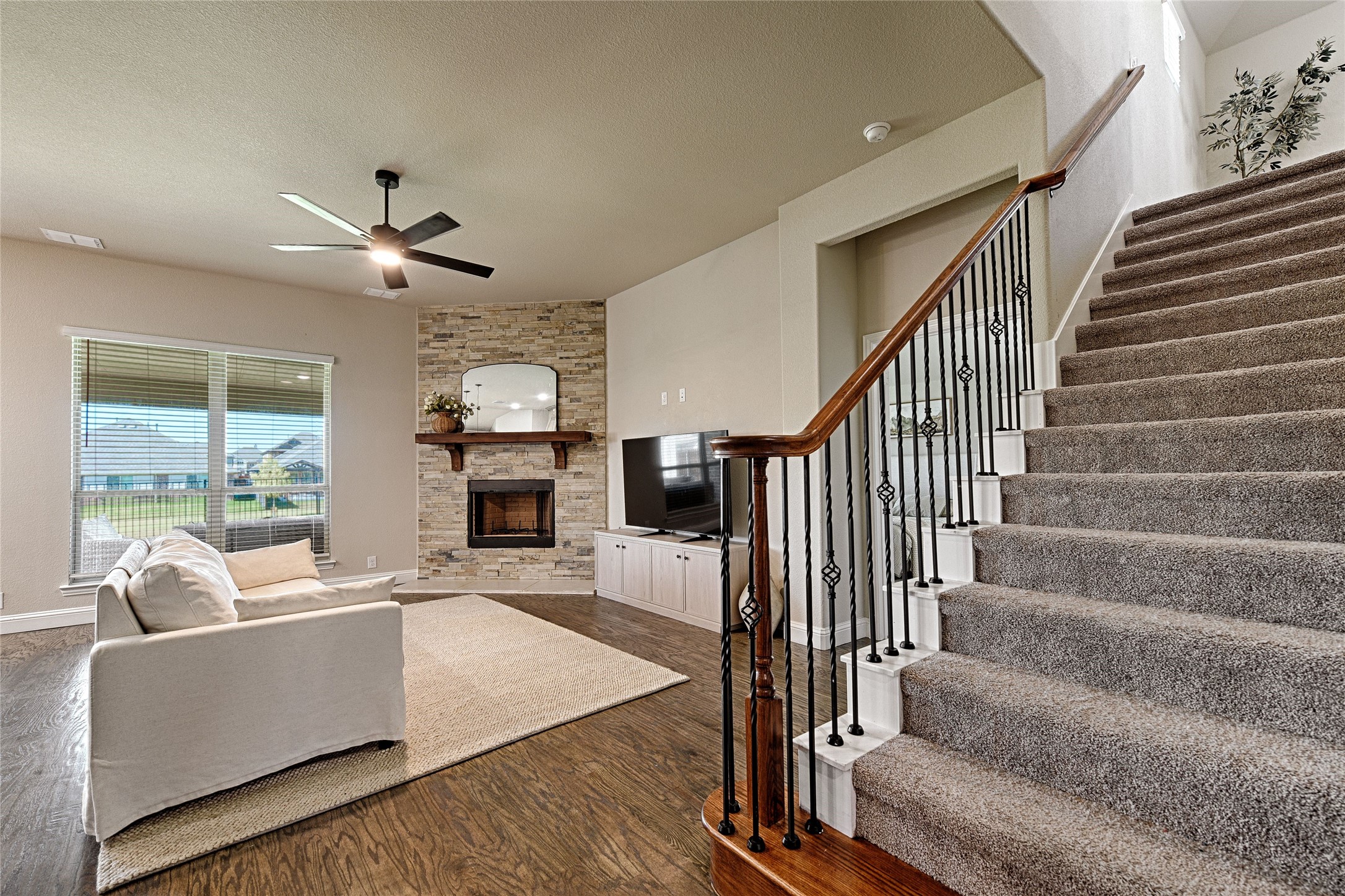 Burleson, Texas, 76028, United States, 4 Bedrooms Bedrooms, ,3 BathroomsBathrooms,Residential,For Sale,1954852