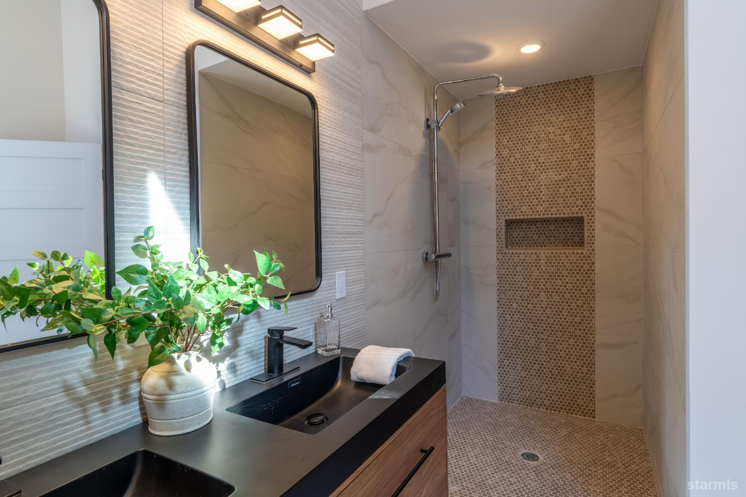 South Lake Tahoe, California, 96150, United States, 3 Bedrooms Bedrooms, ,3 BathroomsBathrooms,Residential,For Sale,1988066