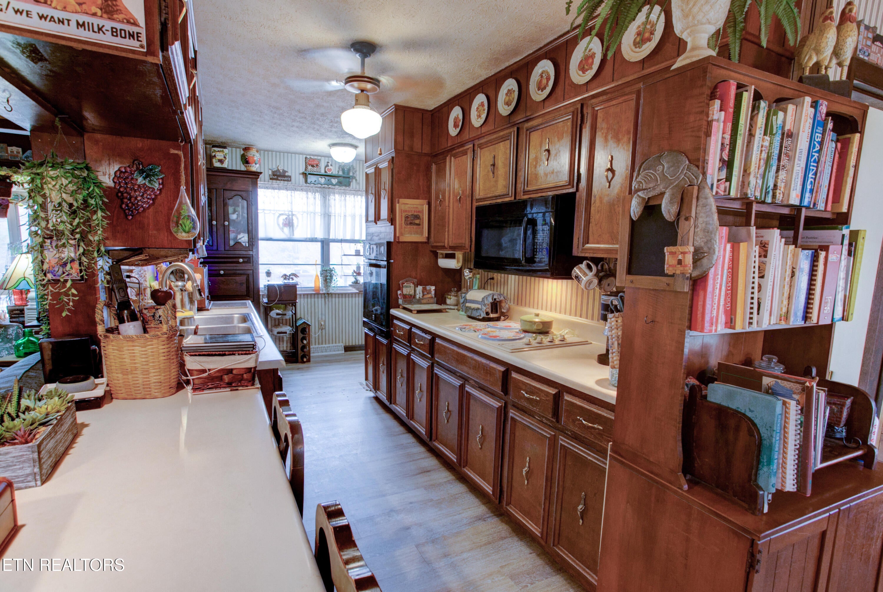 Maryville, Tennessee, 37801, United States, 3 Bedrooms Bedrooms, ,4 BathroomsBathrooms,Residential,For Sale,1994360